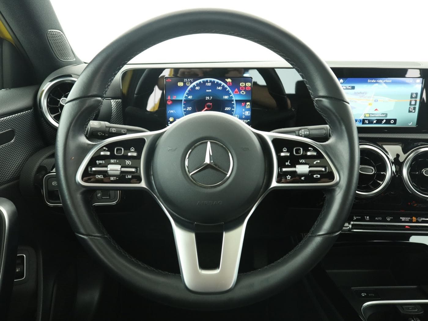 Mercedes-Benz A 250 e Bild 11