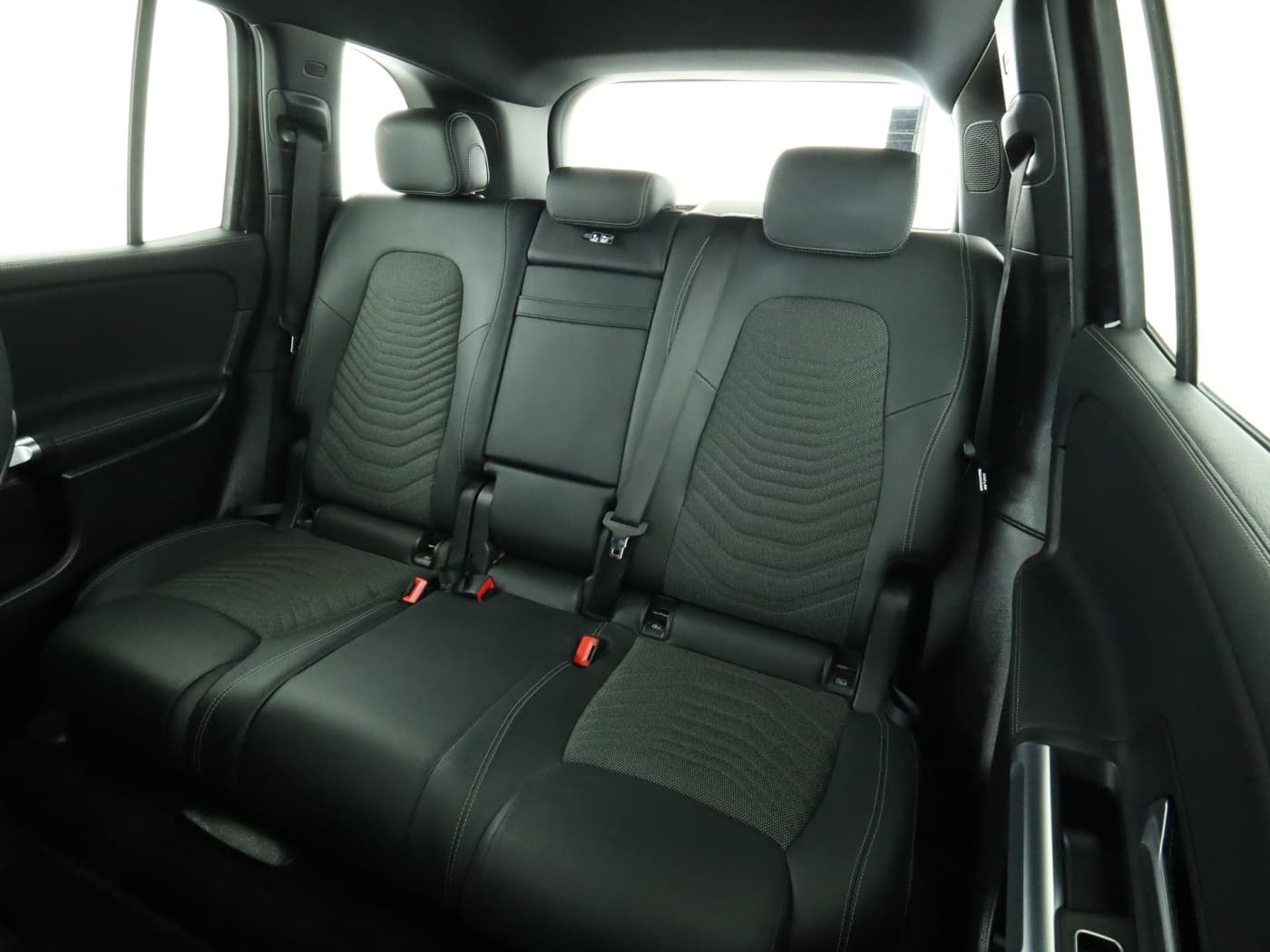 Mercedes-Benz EQB 300 4M Bild 18