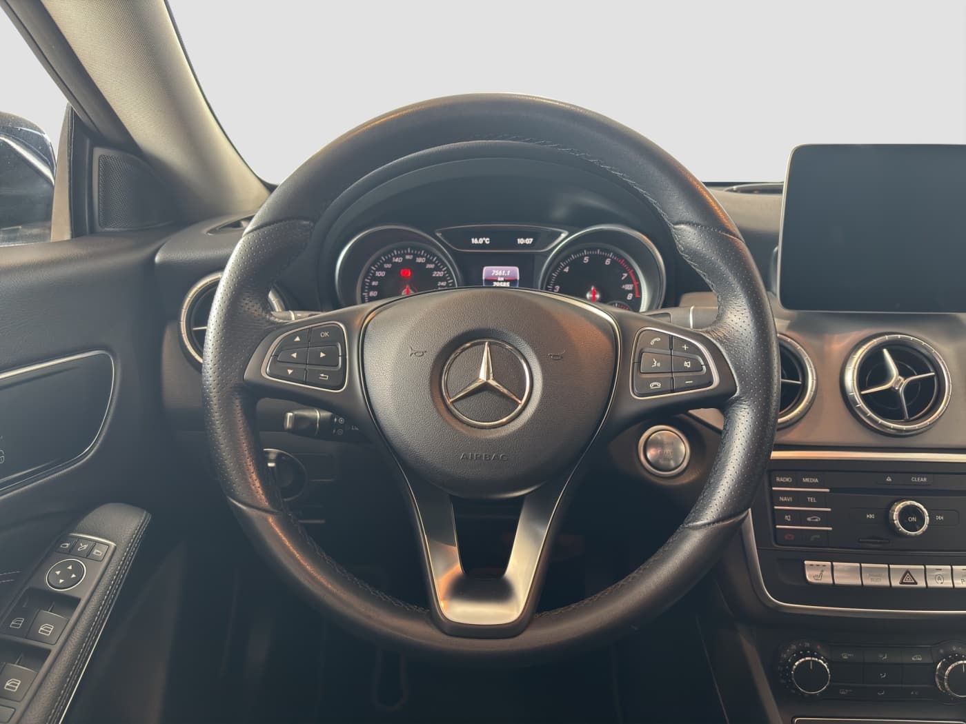 Mercedes-Benz CLA 220 4M SB Bild 10