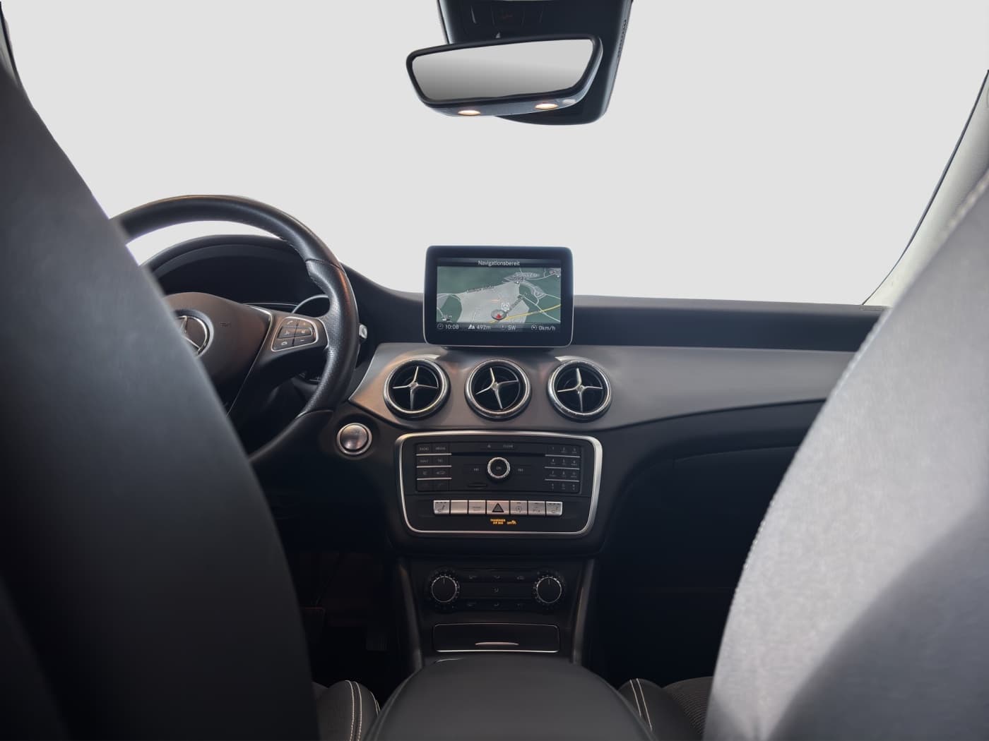 Mercedes-Benz CLA 220 4M SB Bild 12