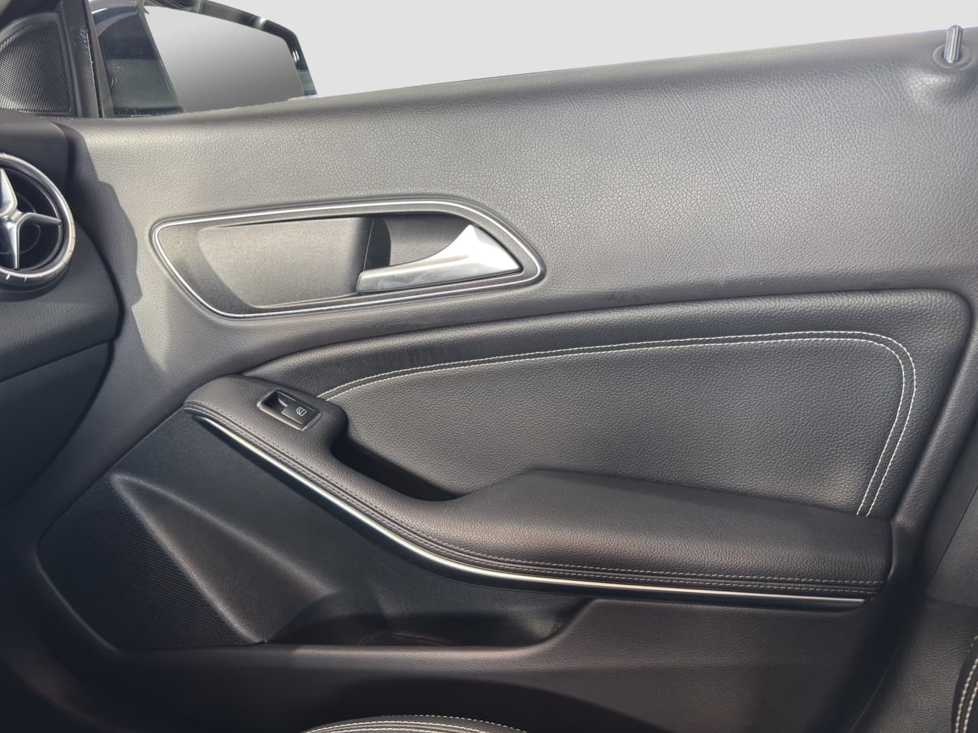 Mercedes-Benz CLA 220 4M SB Bild 14