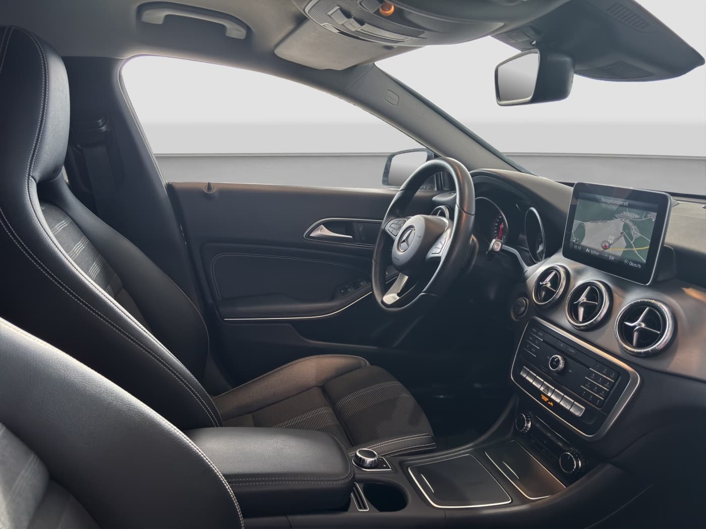 Mercedes-Benz CLA 220 4M SB Bild 15