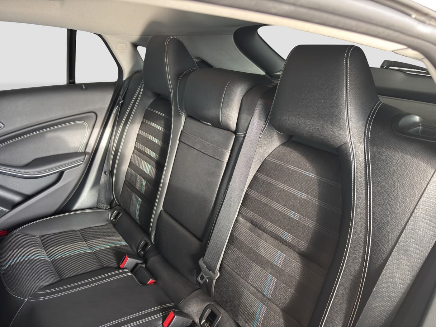 Mercedes-Benz CLA 220 4M SB Bild 16