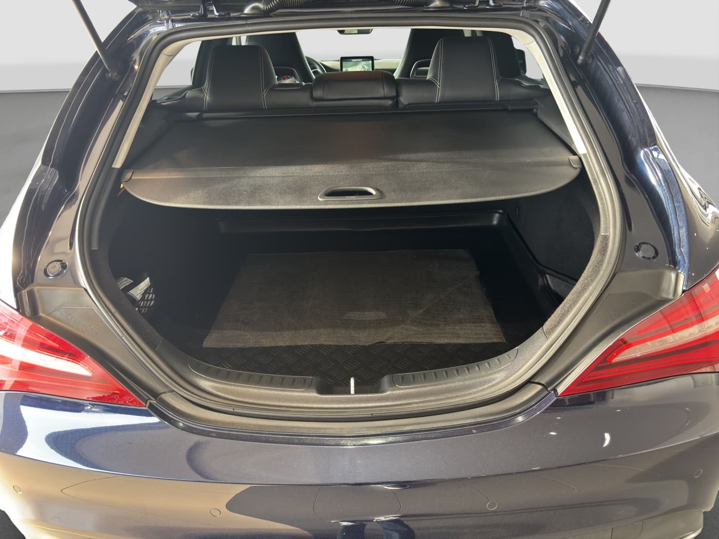 Mercedes-Benz CLA 220 4M SB Bild 18