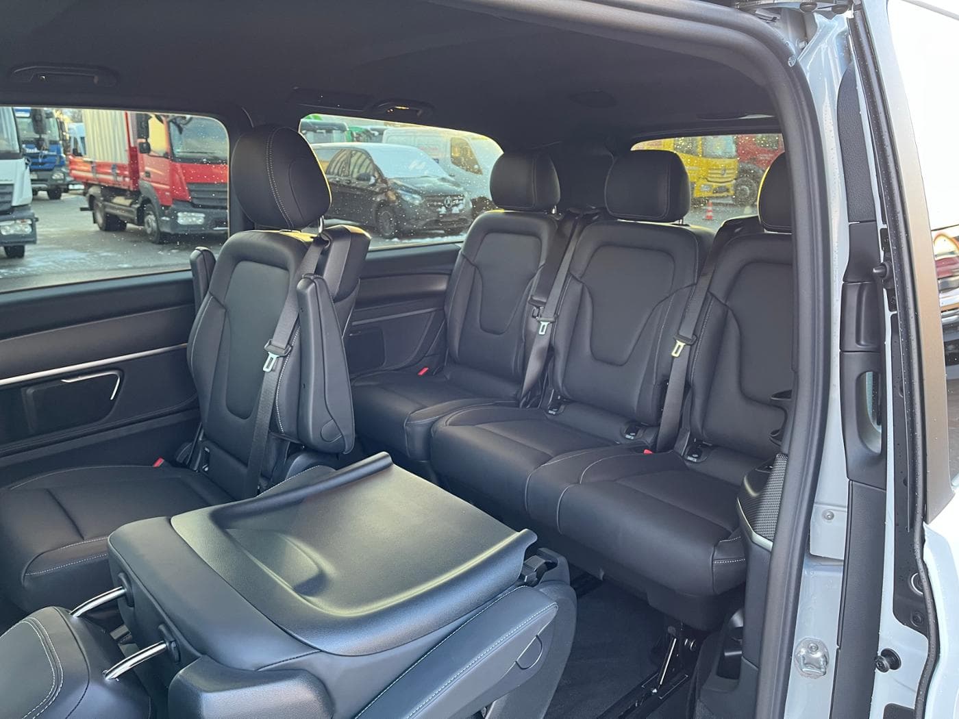Mercedes-Benz V-Klasse V 300 d 4MATIC AVANTGARDE EDITION Lang Bild 10