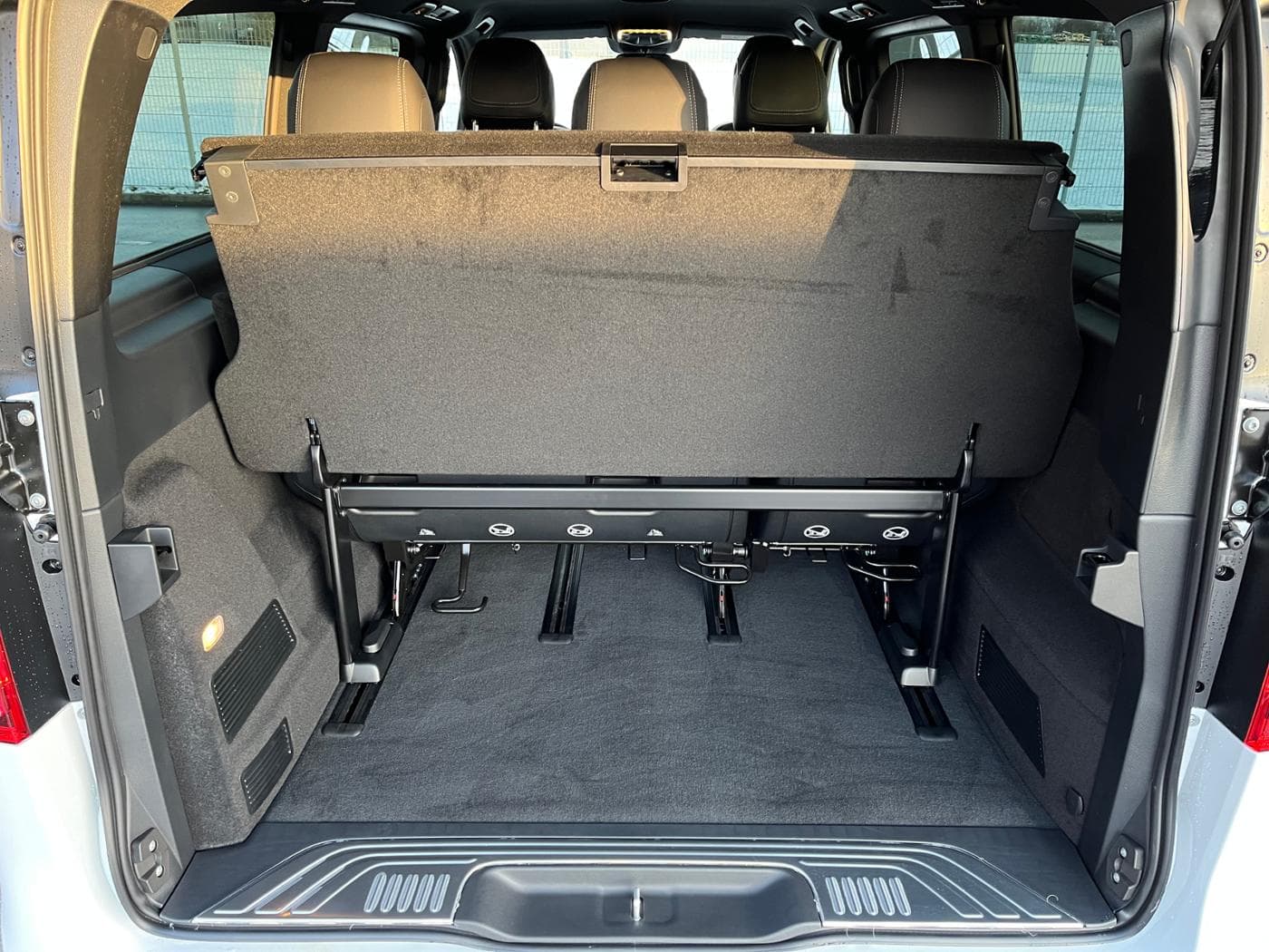 Mercedes-Benz V-Klasse V 300 d 4MATIC AVANTGARDE EDITION Lang Bild 14