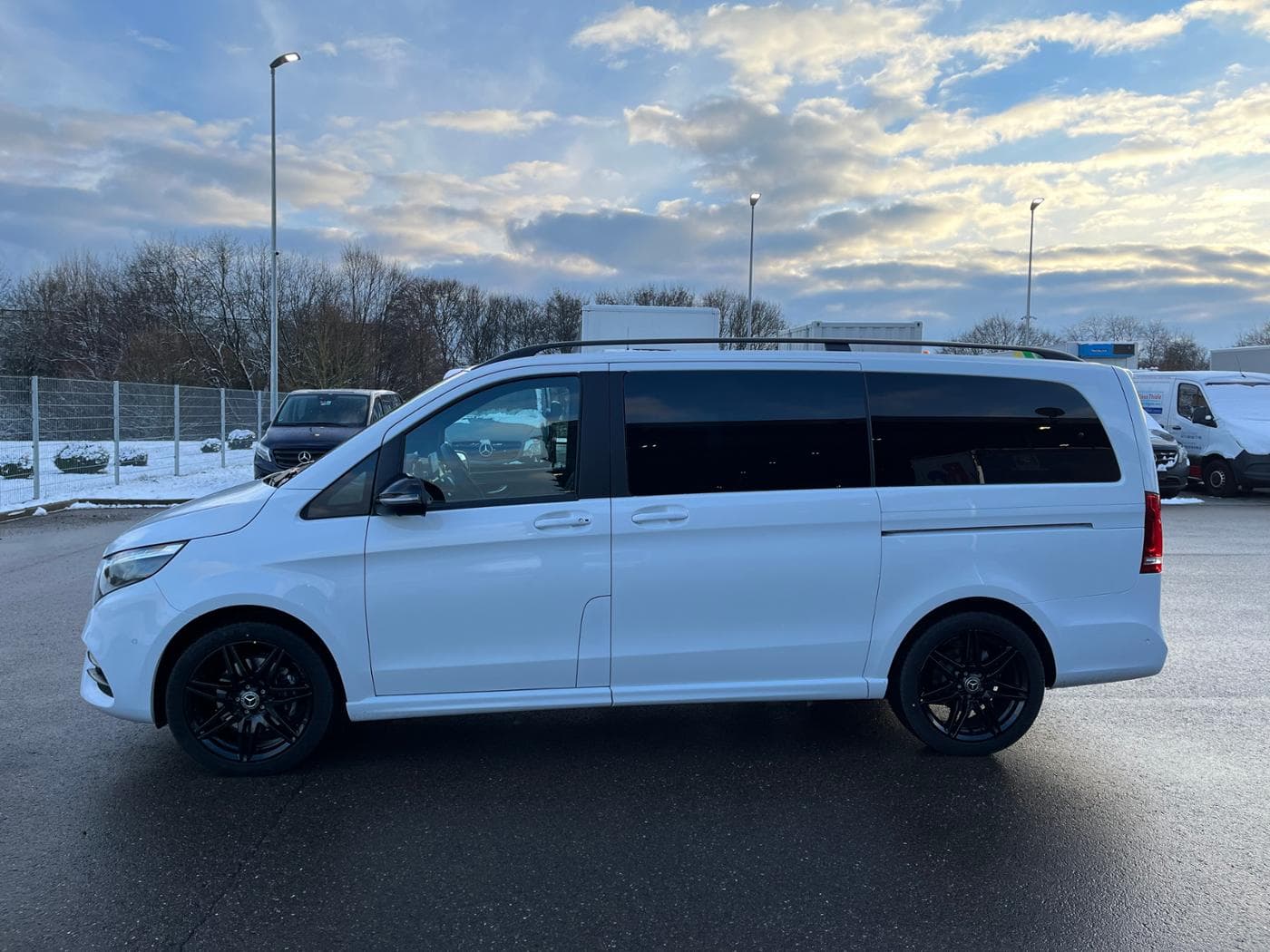 Mercedes-Benz V-Klasse V 300 d 4MATIC AVANTGARDE EDITION Lang Bild 3