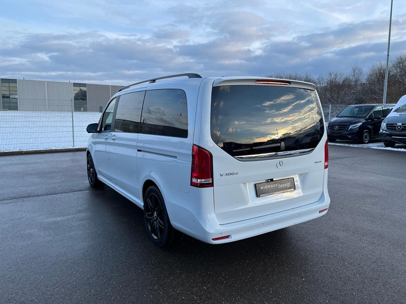 Mercedes-Benz V-Klasse V 300 d 4MATIC AVANTGARDE EDITION Lang Bild 4