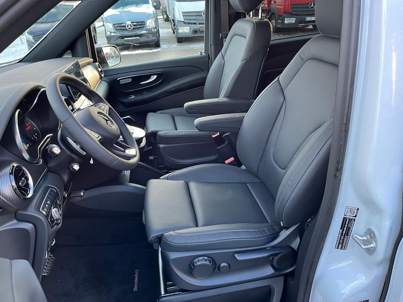 Mercedes-Benz V-Klasse V 300 d 4MATIC AVANTGARDE EDITION Lang Bild 7