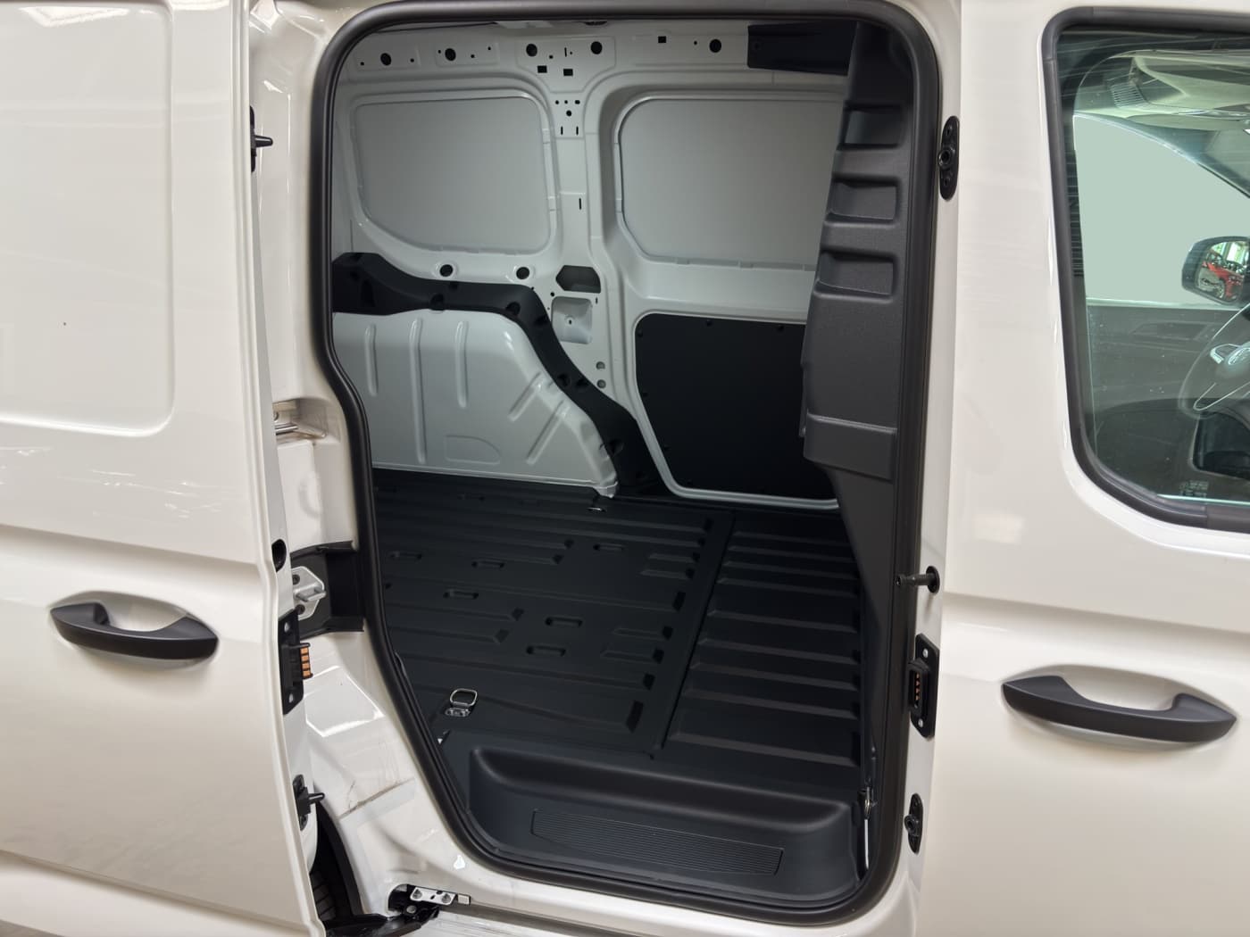 Volkswagen Caddy Cargo 2,0 TDI 75KW KR Bild 15