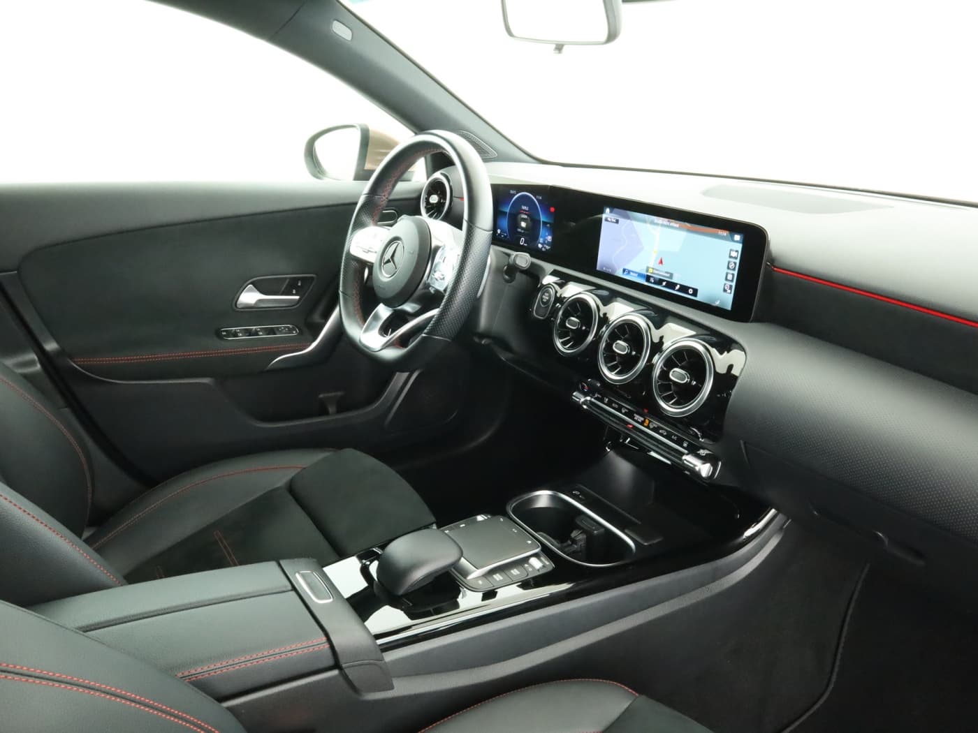 Mercedes-Benz A 250 e Bild 17