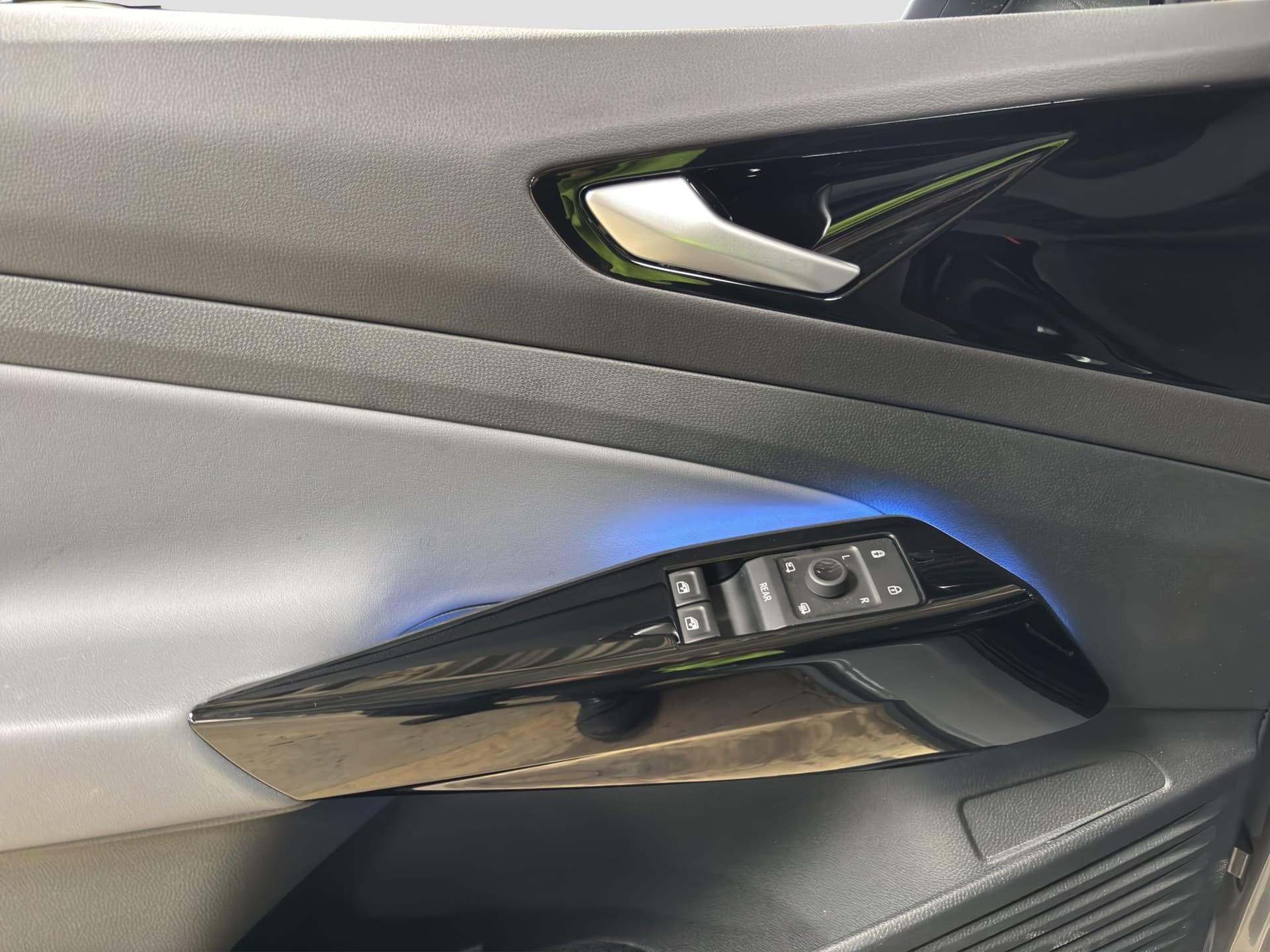 Volkswagen ID.4 Pure 150 PS NAVI ACC 55 kWh (brutto) Bild 15