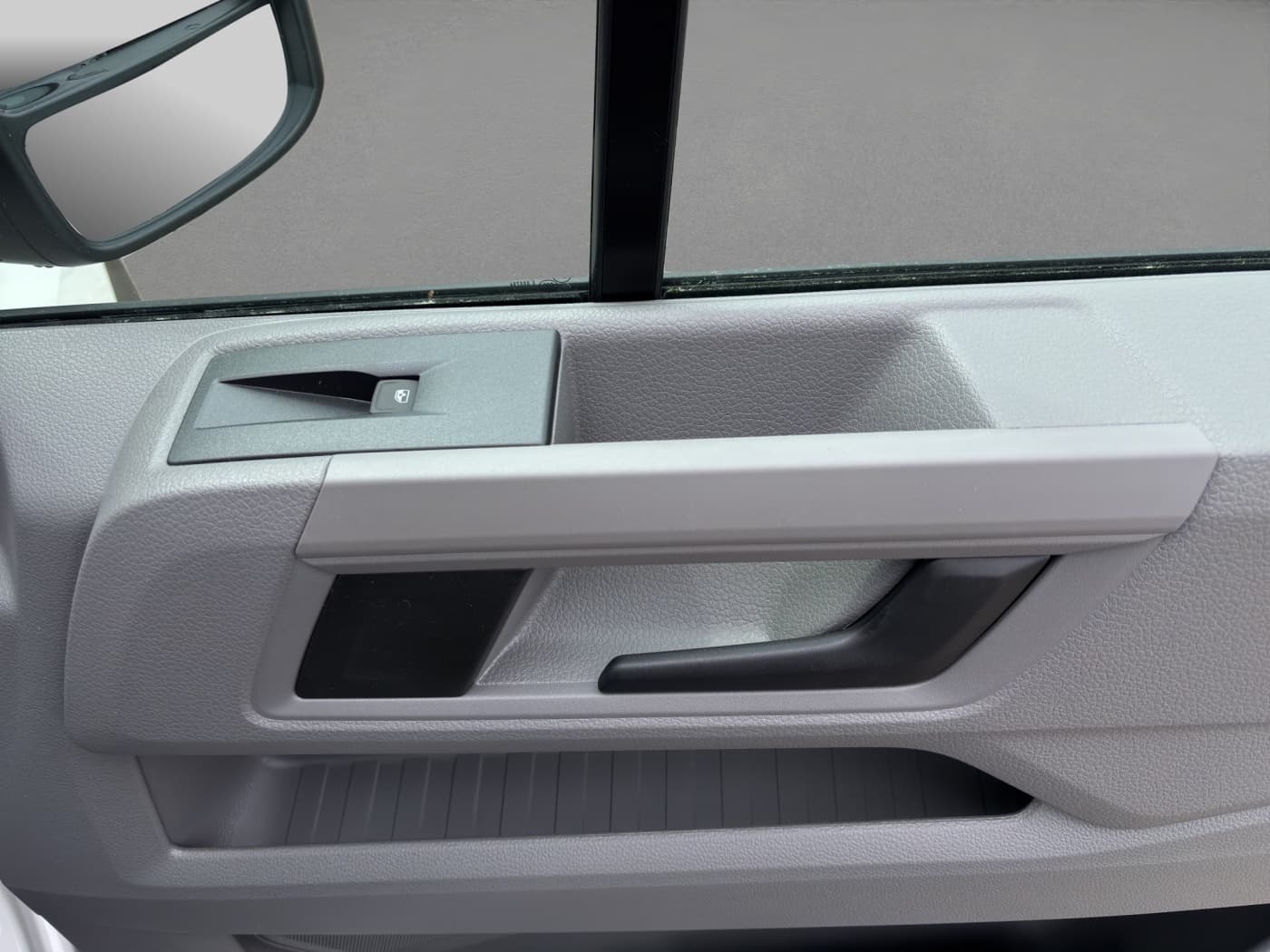 Volkswagen Crafter 35 2.0 TDI 120 KW Kasten MR/ND Bild 16