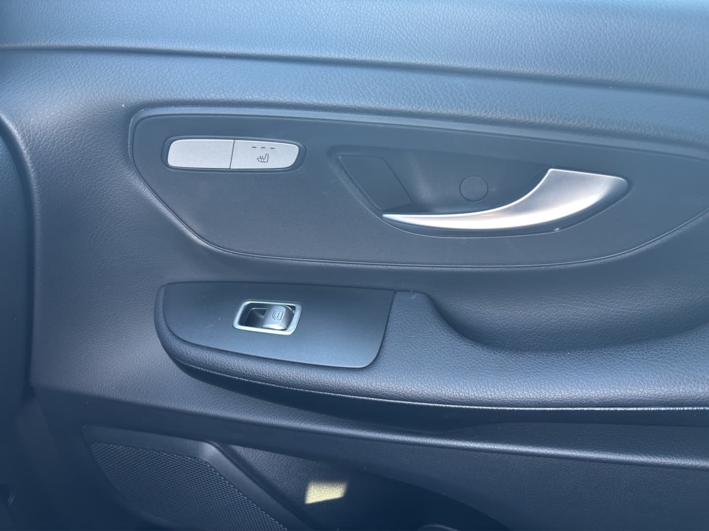 Mercedes-Benz V 220 d Rise kompakt Bild 14