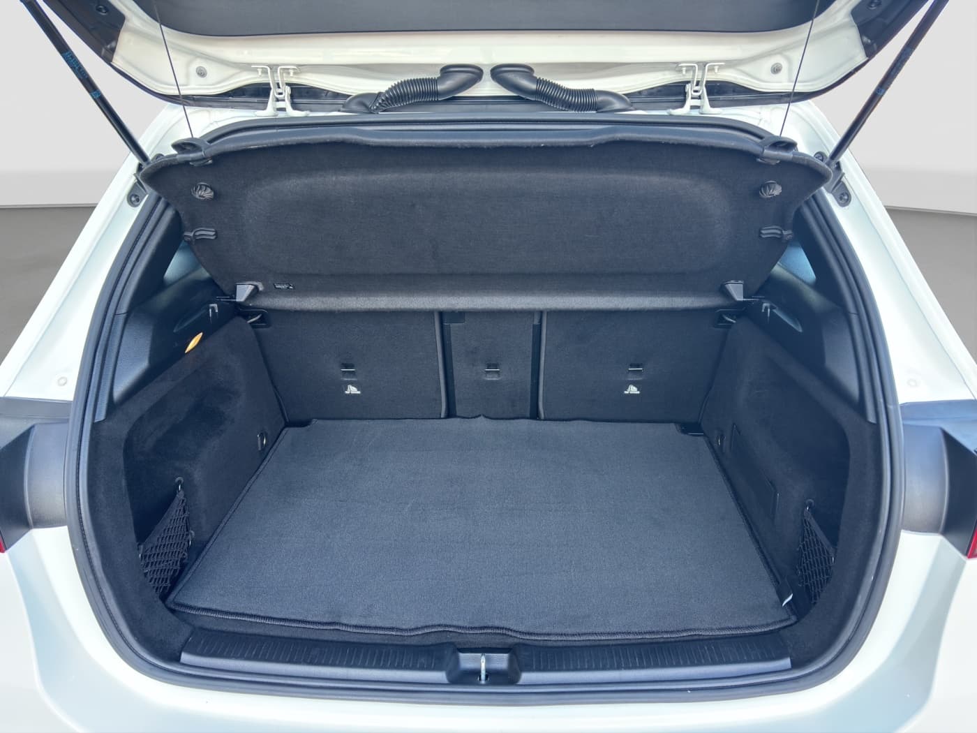 Mercedes-Benz B 180 Bild 18