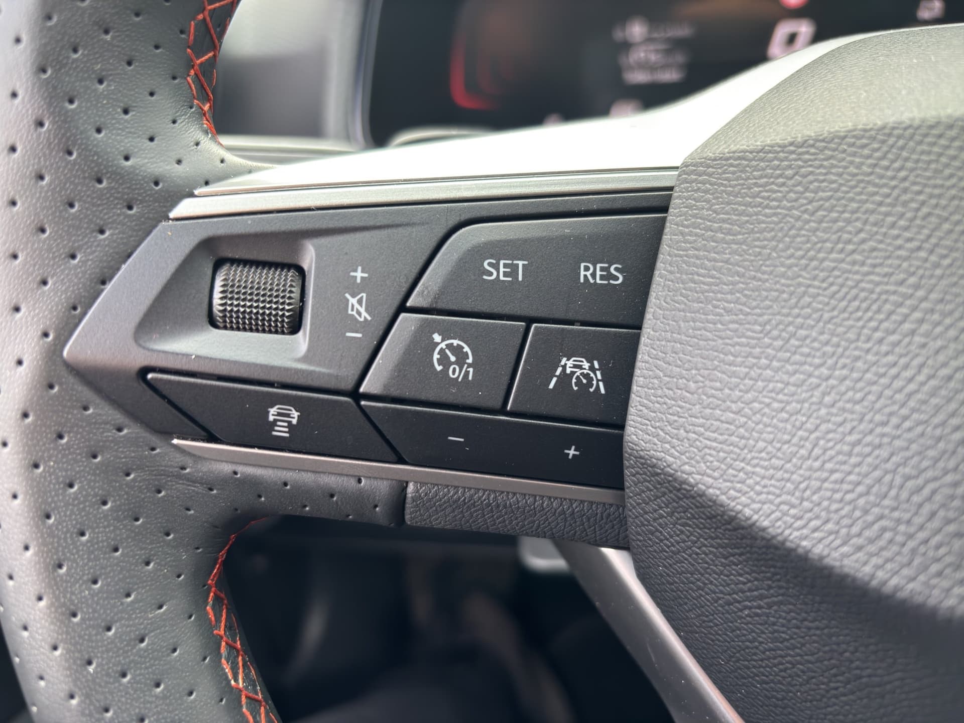 Seat Arona FR ARONA 1.0 TSIFR  5T85 DS8A7 Bild 17