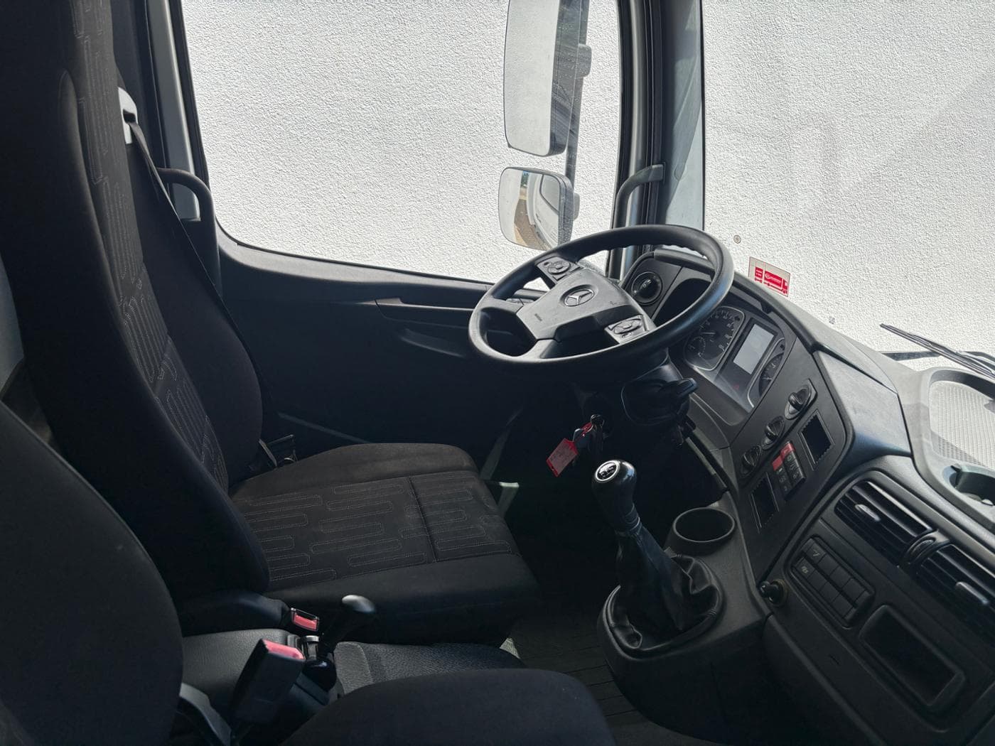 Mercedes-Benz 818 L Bild 12