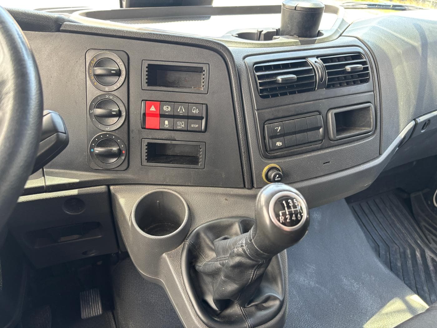Mercedes-Benz 818 L Bild 14
