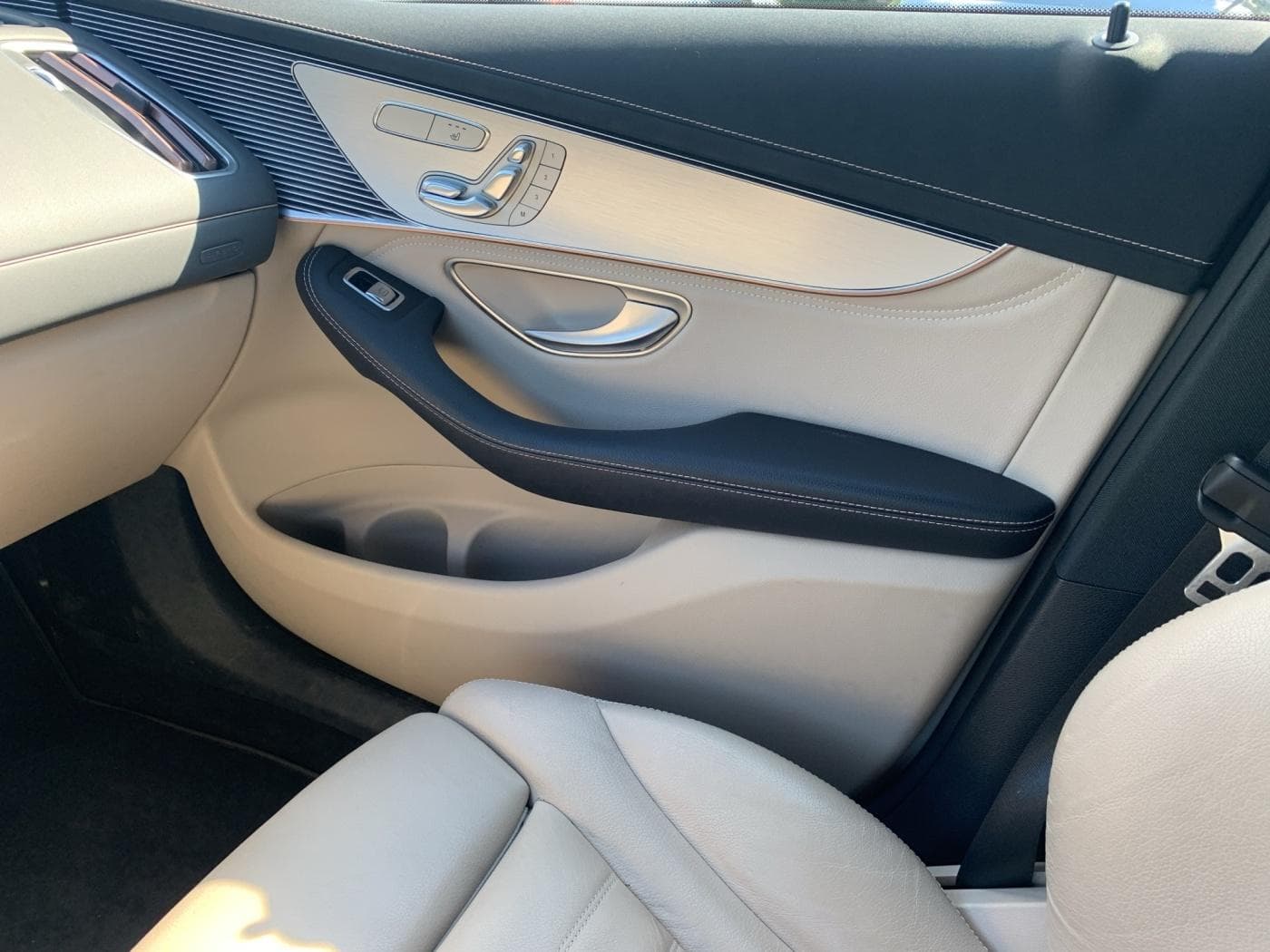Mercedes-Benz EQC 400 4M Bild 14