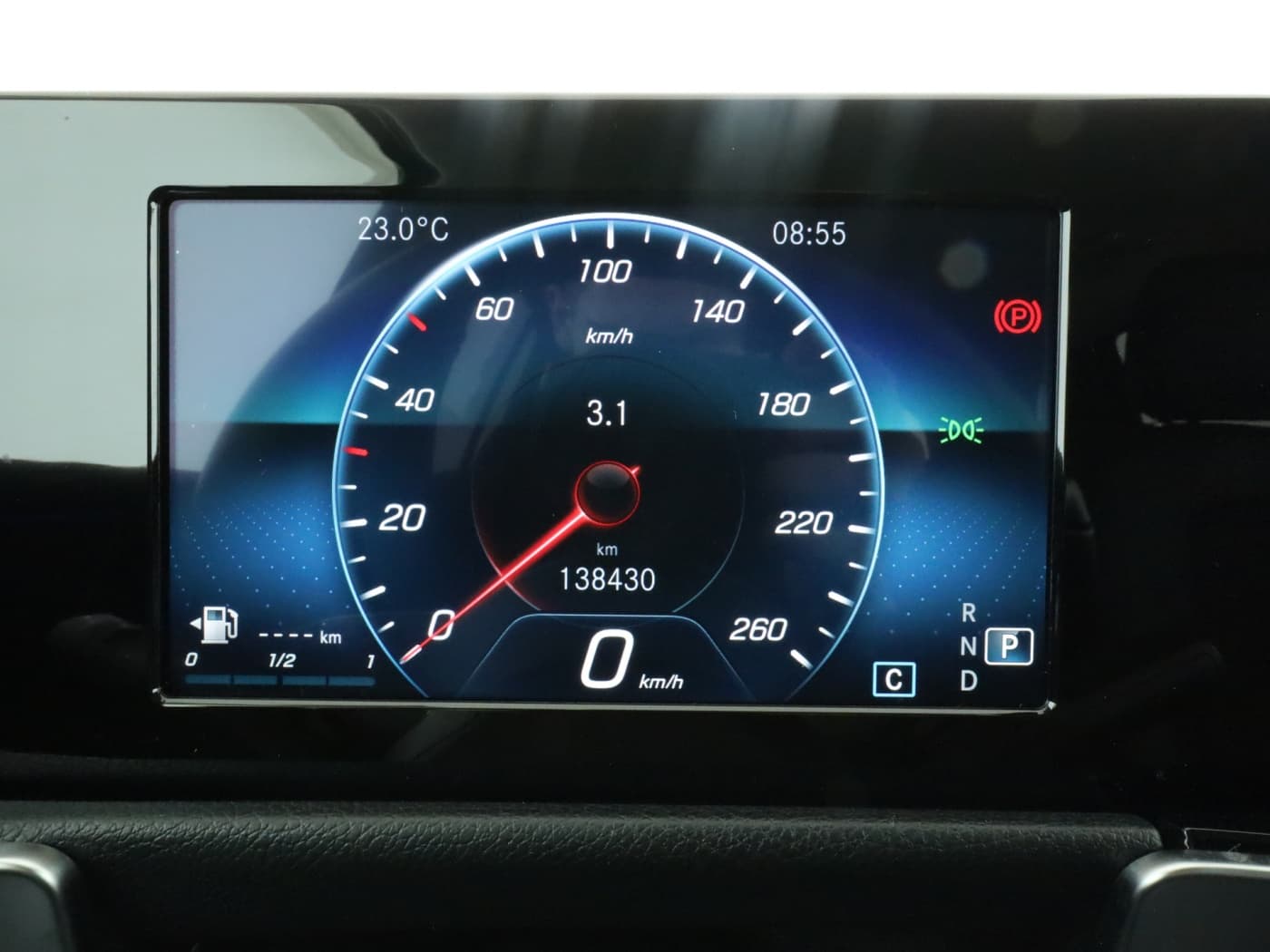 Mercedes-Benz GLB 220 d 4M Bild 12