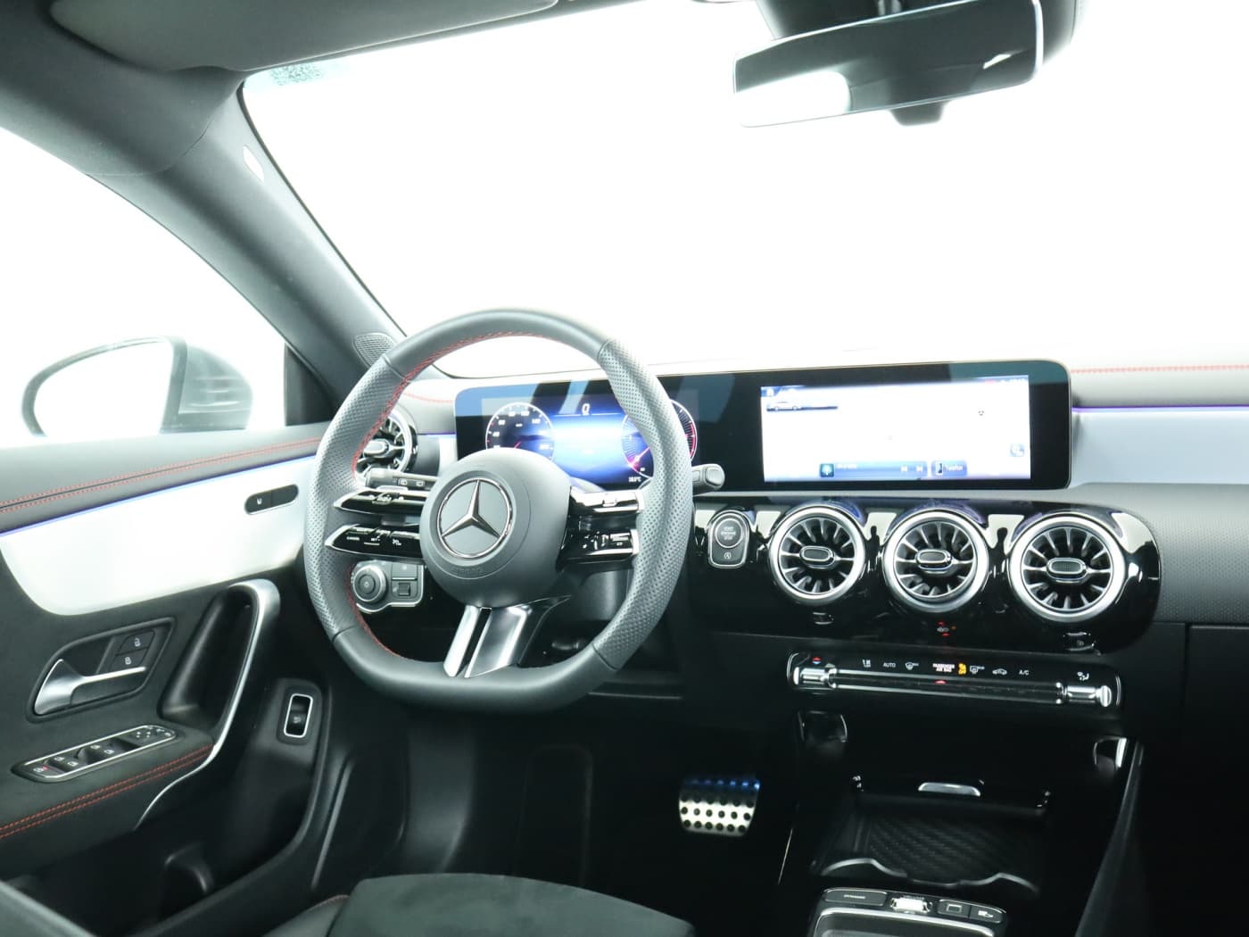 Mercedes-Benz CLA 200 d SB Bild 10