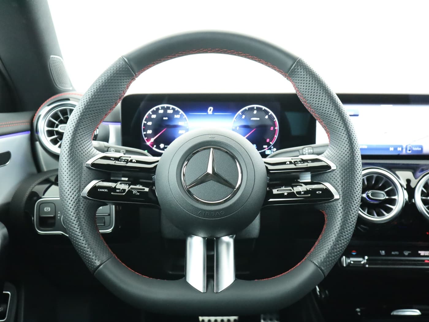 Mercedes-Benz CLA 200 d SB Bild 11
