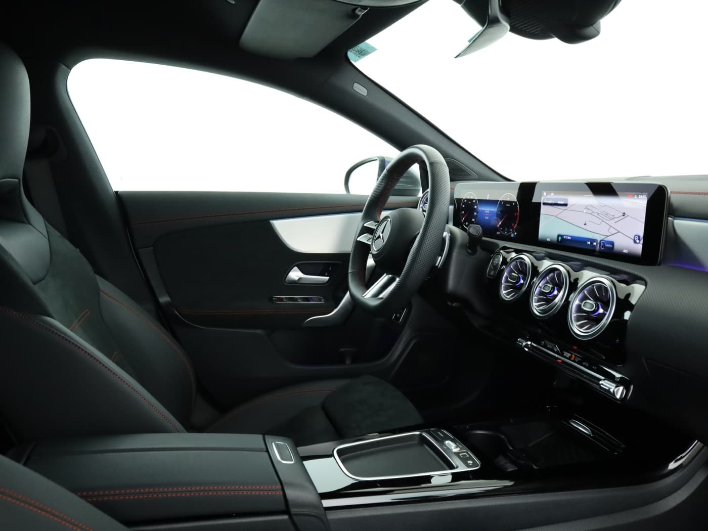 Mercedes-Benz CLA 200 d SB Bild 17