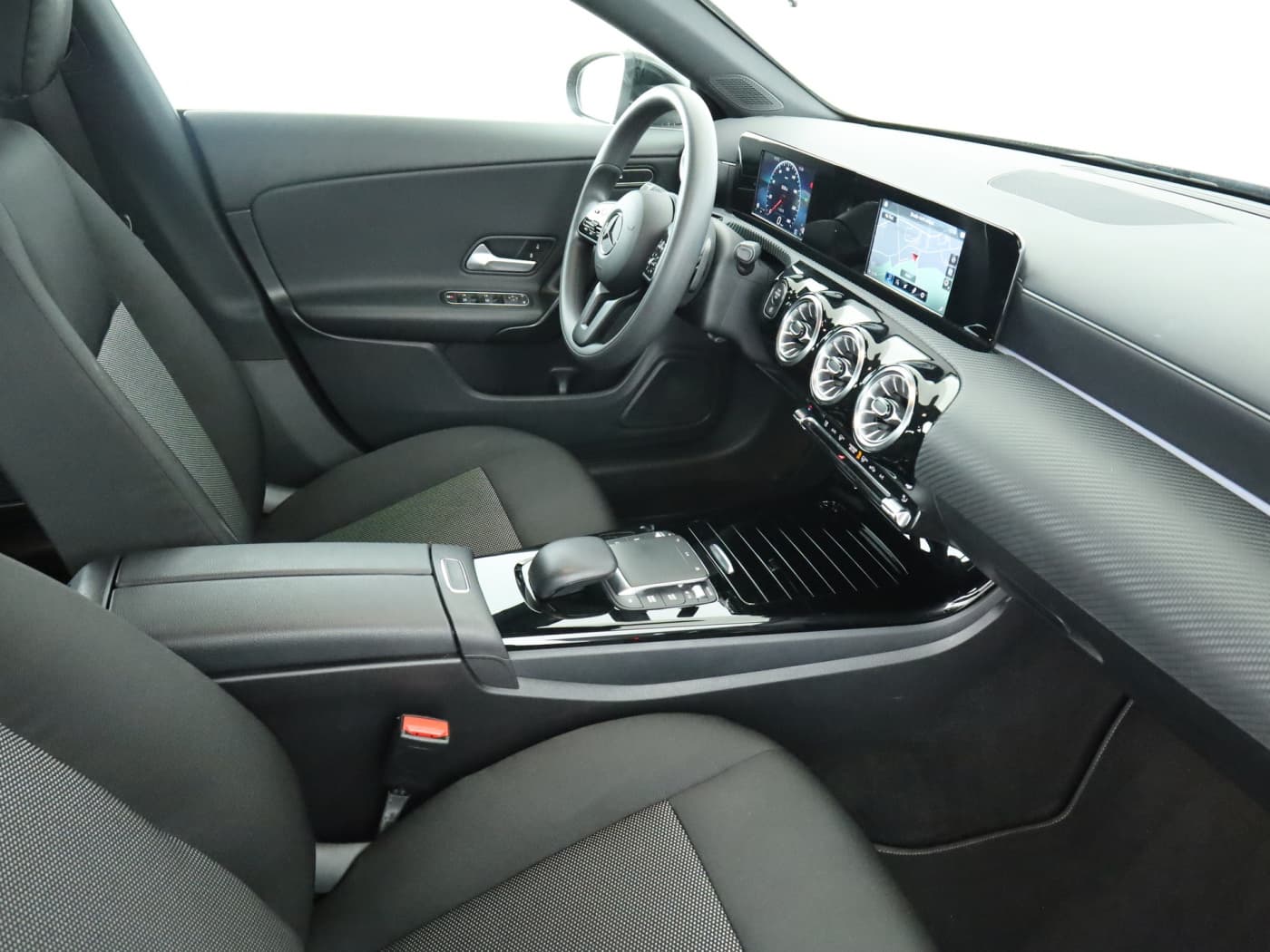 Mercedes-Benz CLA 180 d SB Bild 17