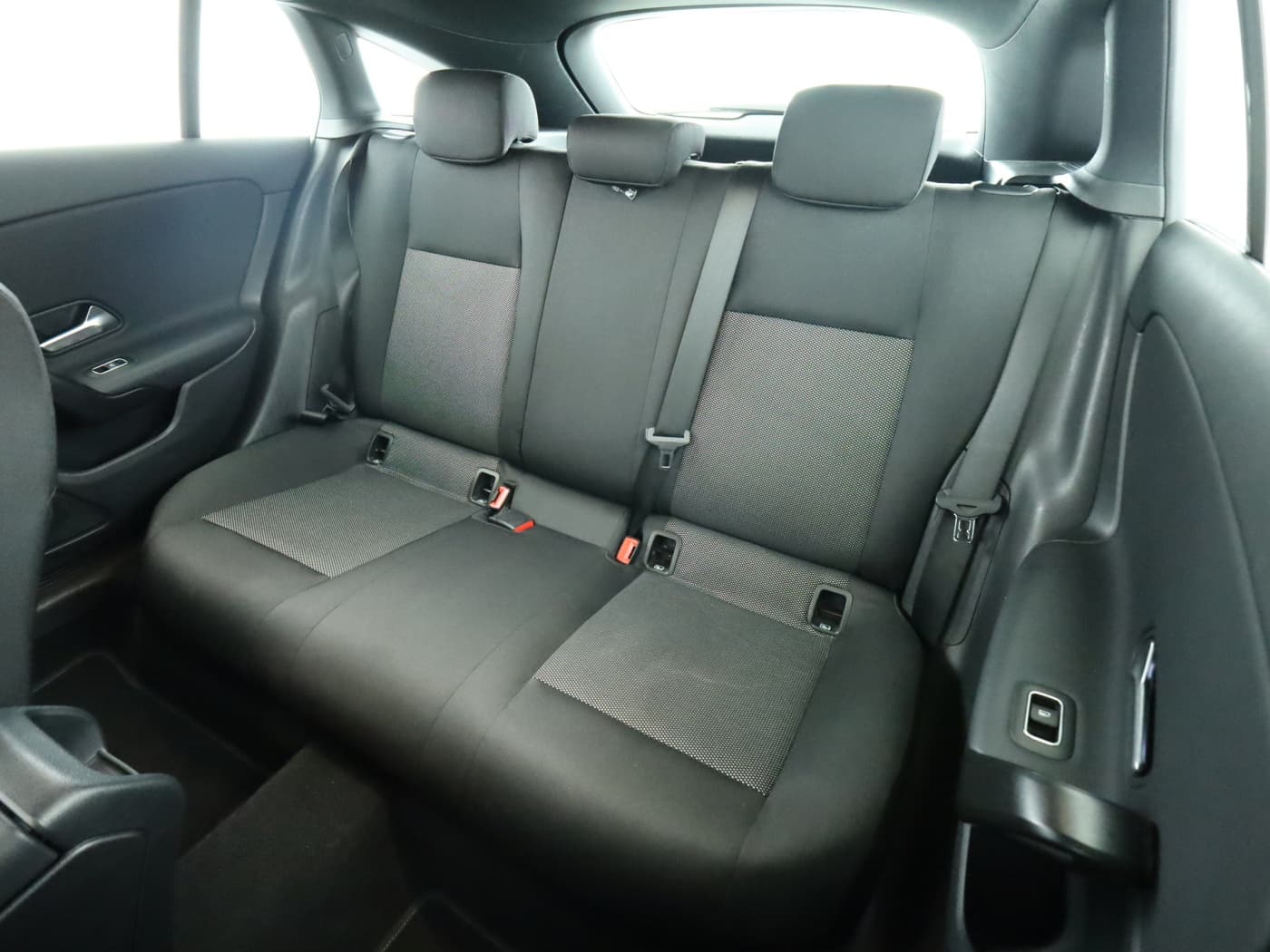 Mercedes-Benz CLA 180 d SB Bild 18