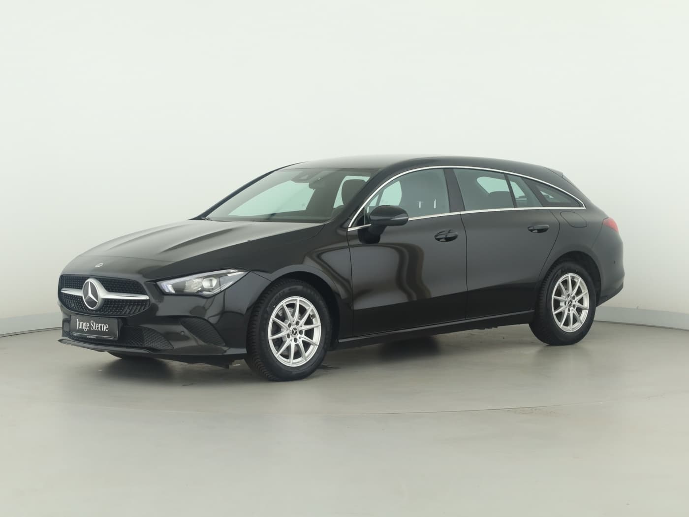 Mercedes-Benz CLA 180 d SB Bild 5