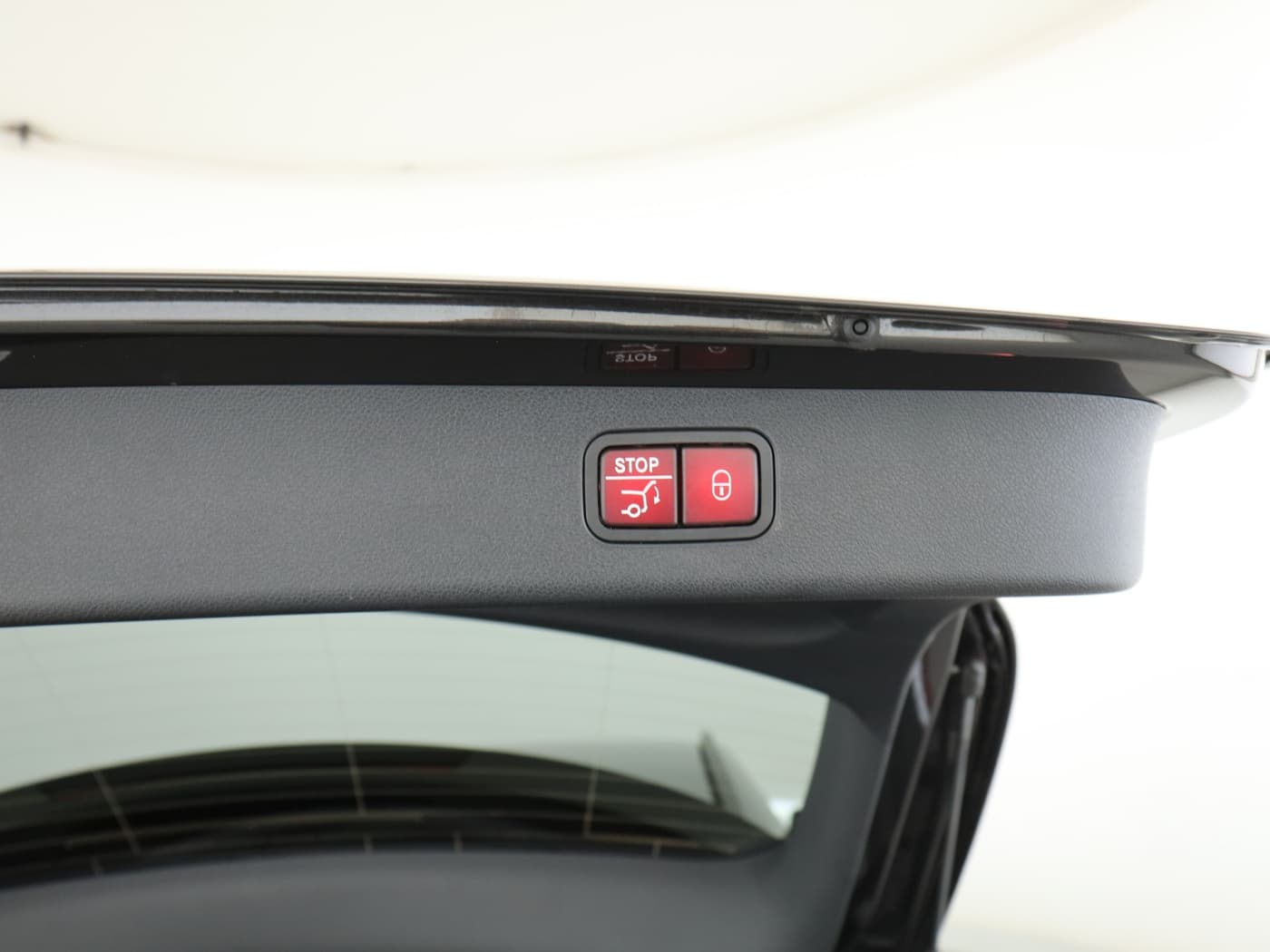 Mercedes-Benz E 220 d T Bild 24