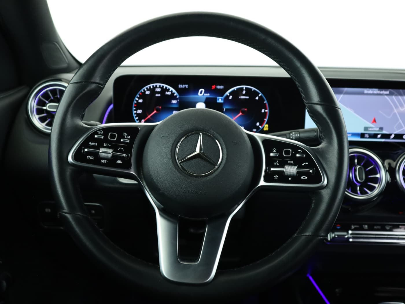Mercedes-Benz GLB 220 d 4M Bild 11