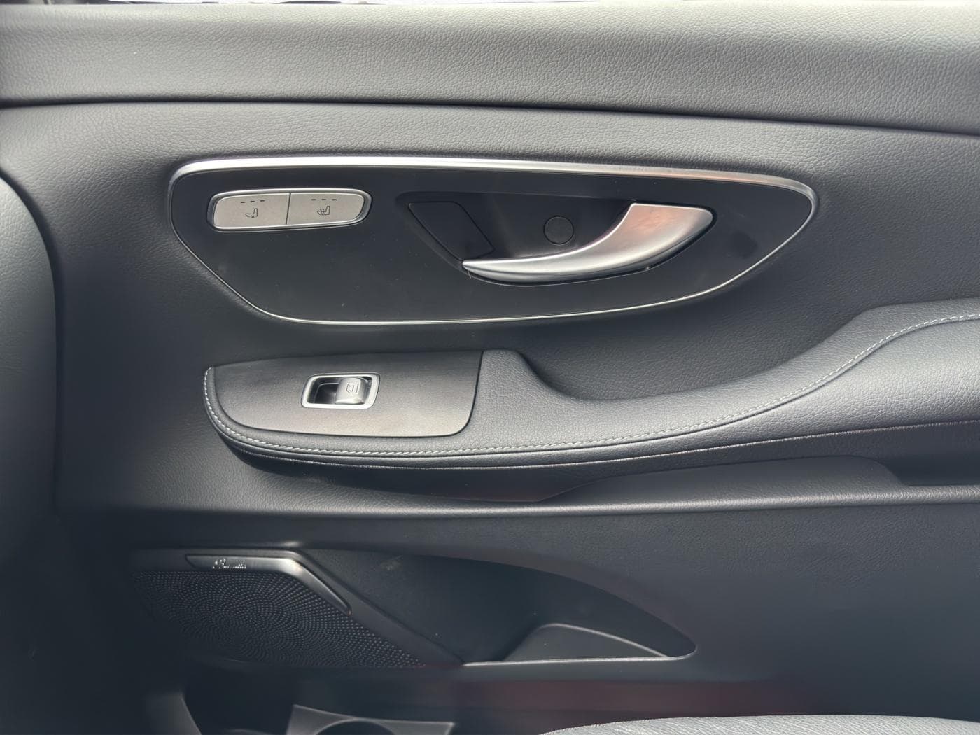 Mercedes-Benz V 250 d 4MATIC AVANTGARDE AMG Bild 14