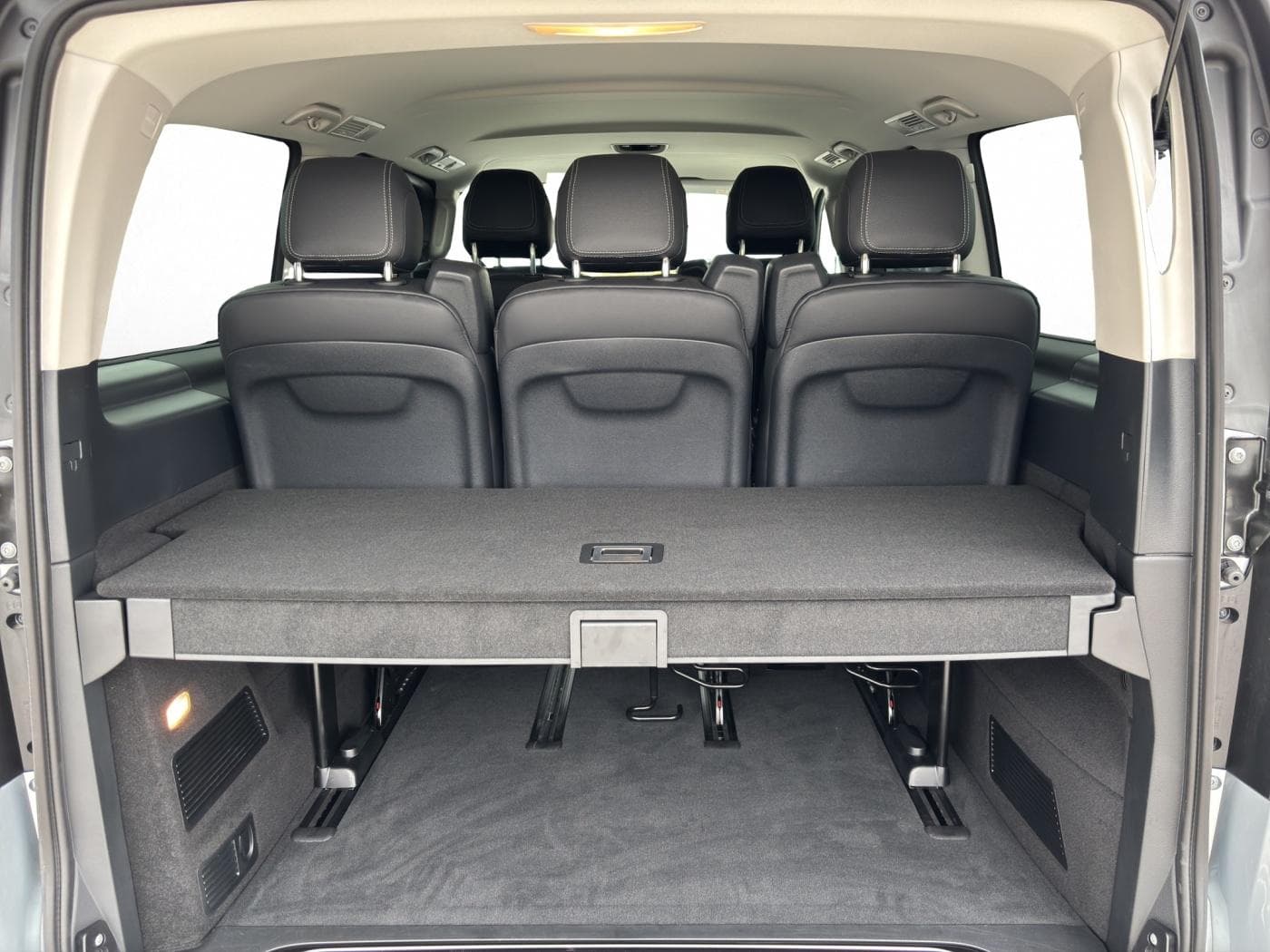 Mercedes-Benz V 250 d 4MATIC AVANTGARDE AMG Bild 19