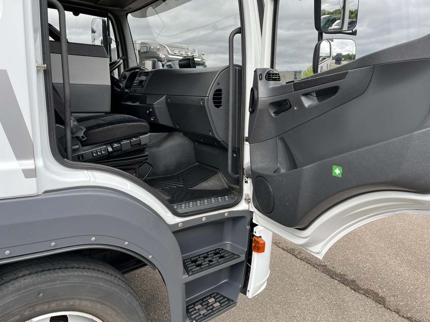 Mercedes-Benz Atego 1530 L BigSpace Bild 4