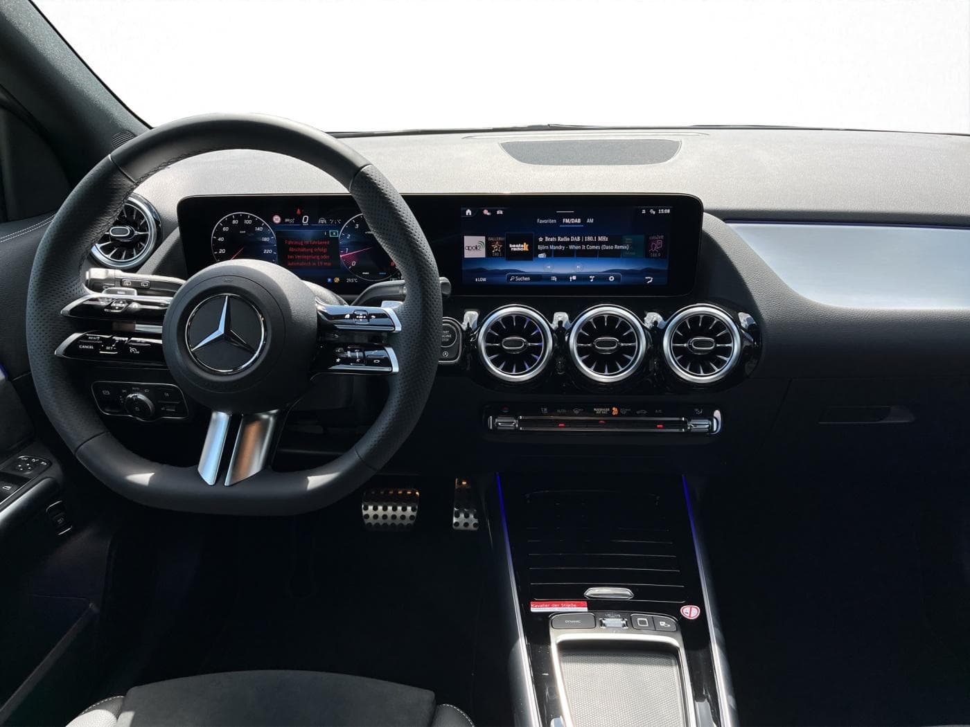 Mercedes-Benz GLA 200 Bild 9