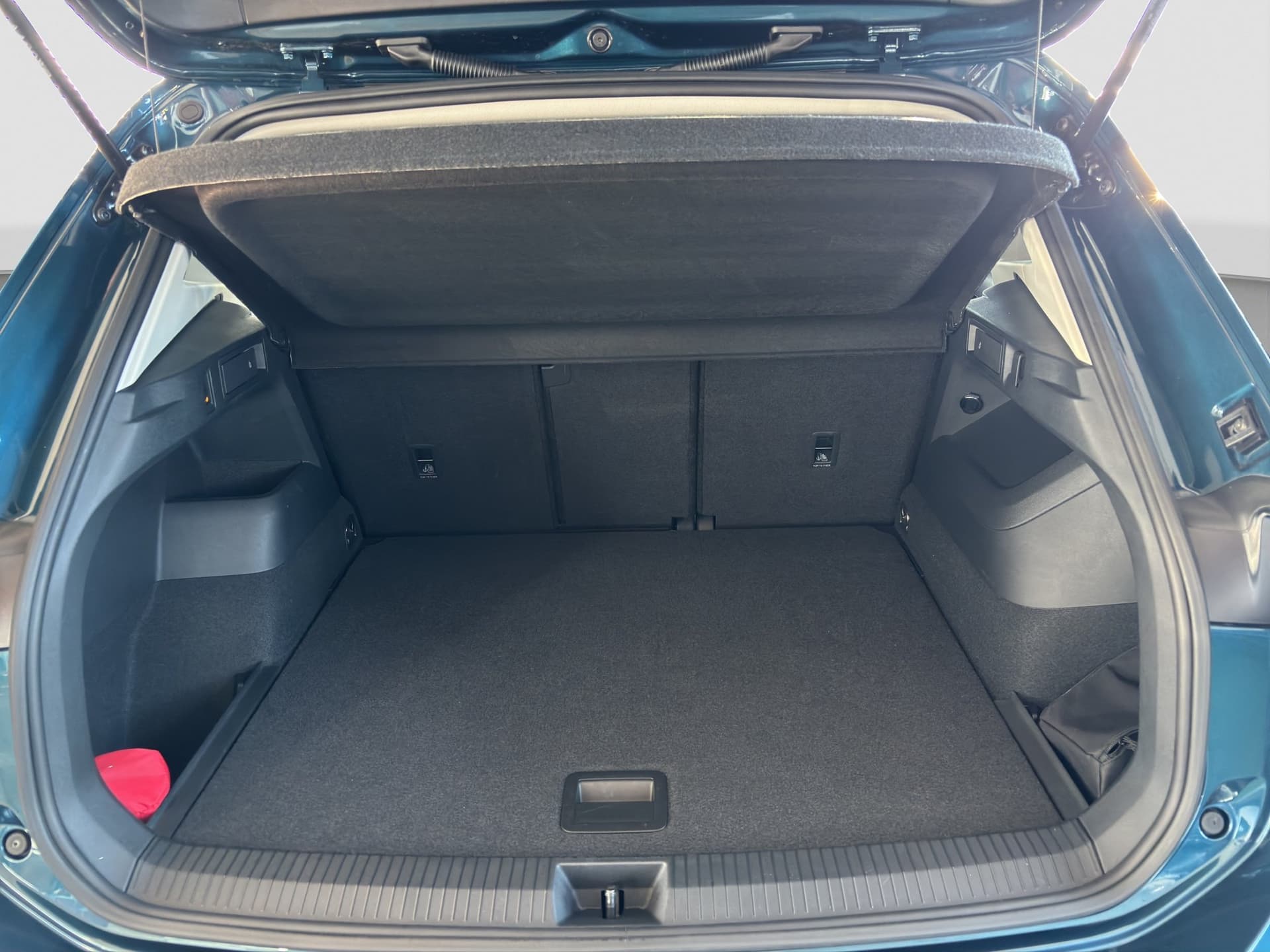 Volkswagen Tiguan GOAL 1.5 eTSI 130 PS DSG NAVI AHK KAMERA Bild 10