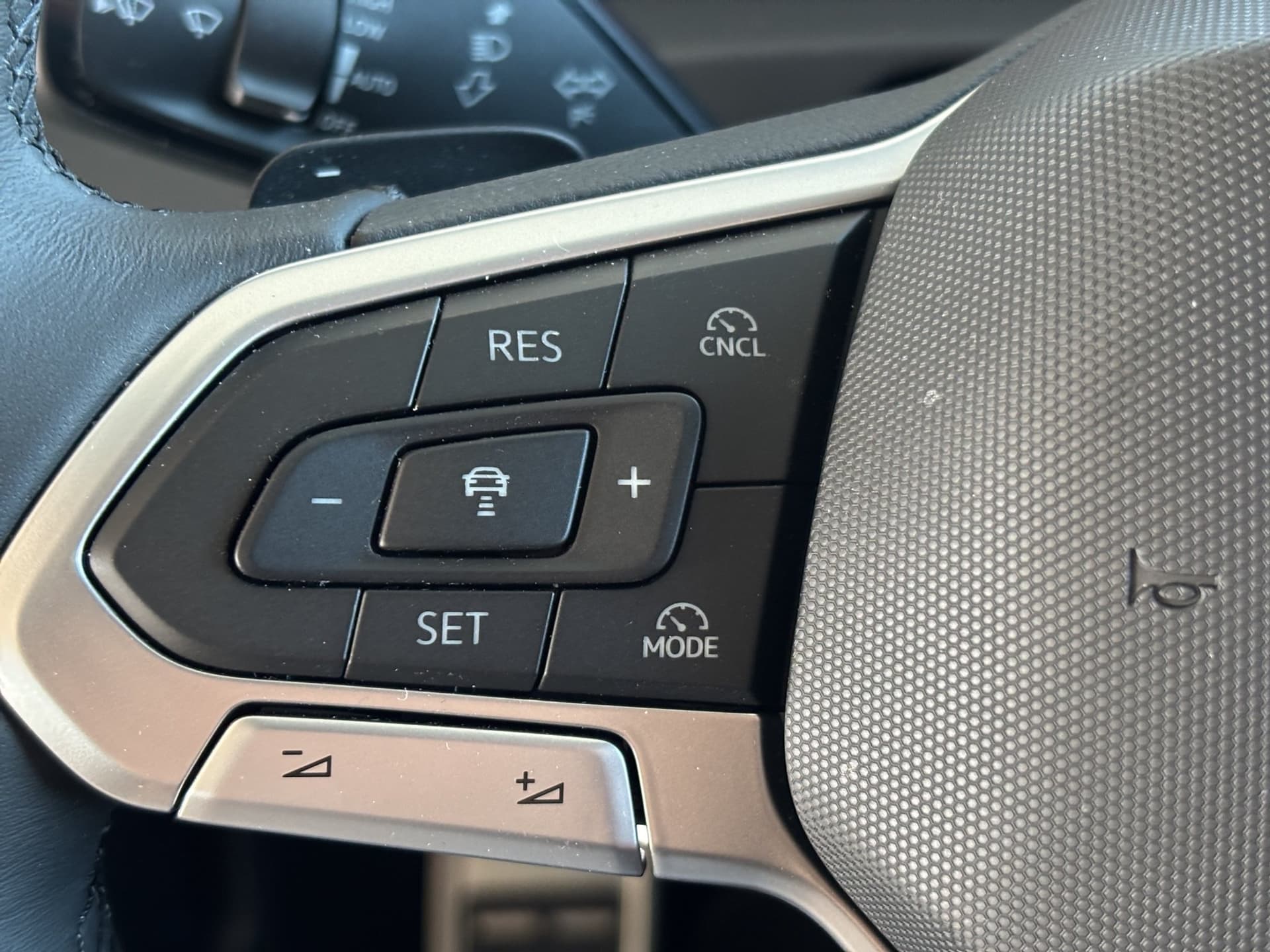 Volkswagen Tiguan GOAL 1.5 eTSI 130 PS DSG NAVI AHK KAMERA Bild 15