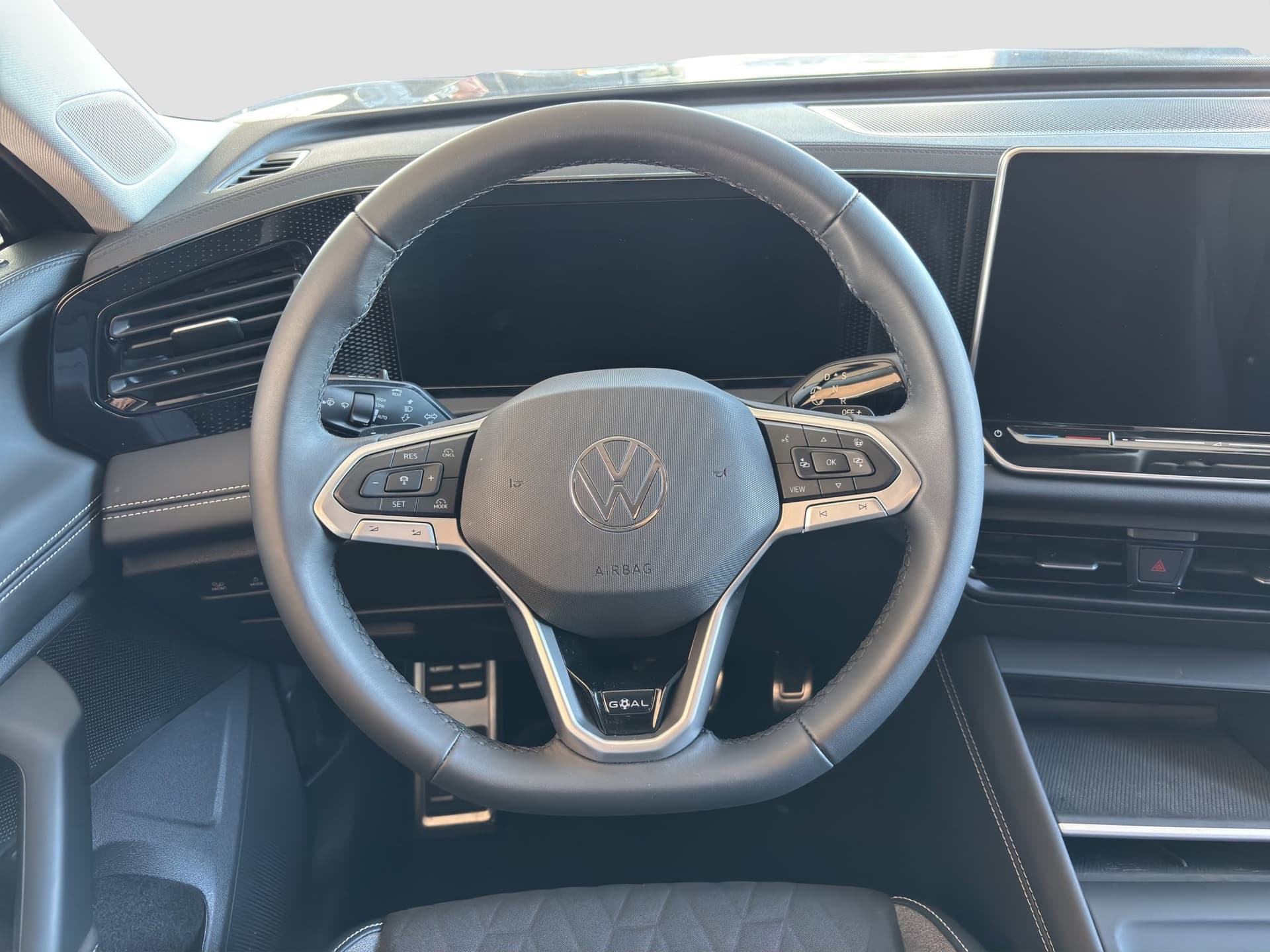 Volkswagen Tiguan GOAL 1.5 eTSI 130 PS DSG NAVI AHK KAMERA Bild 4