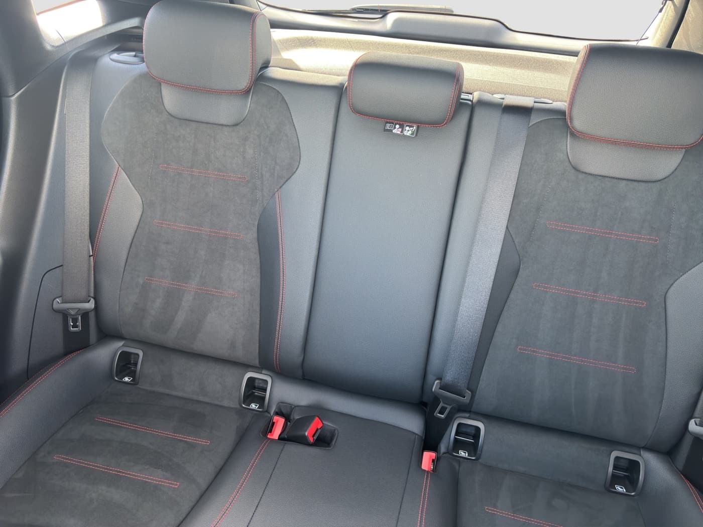Mercedes-Benz GLA 180 Bild 17