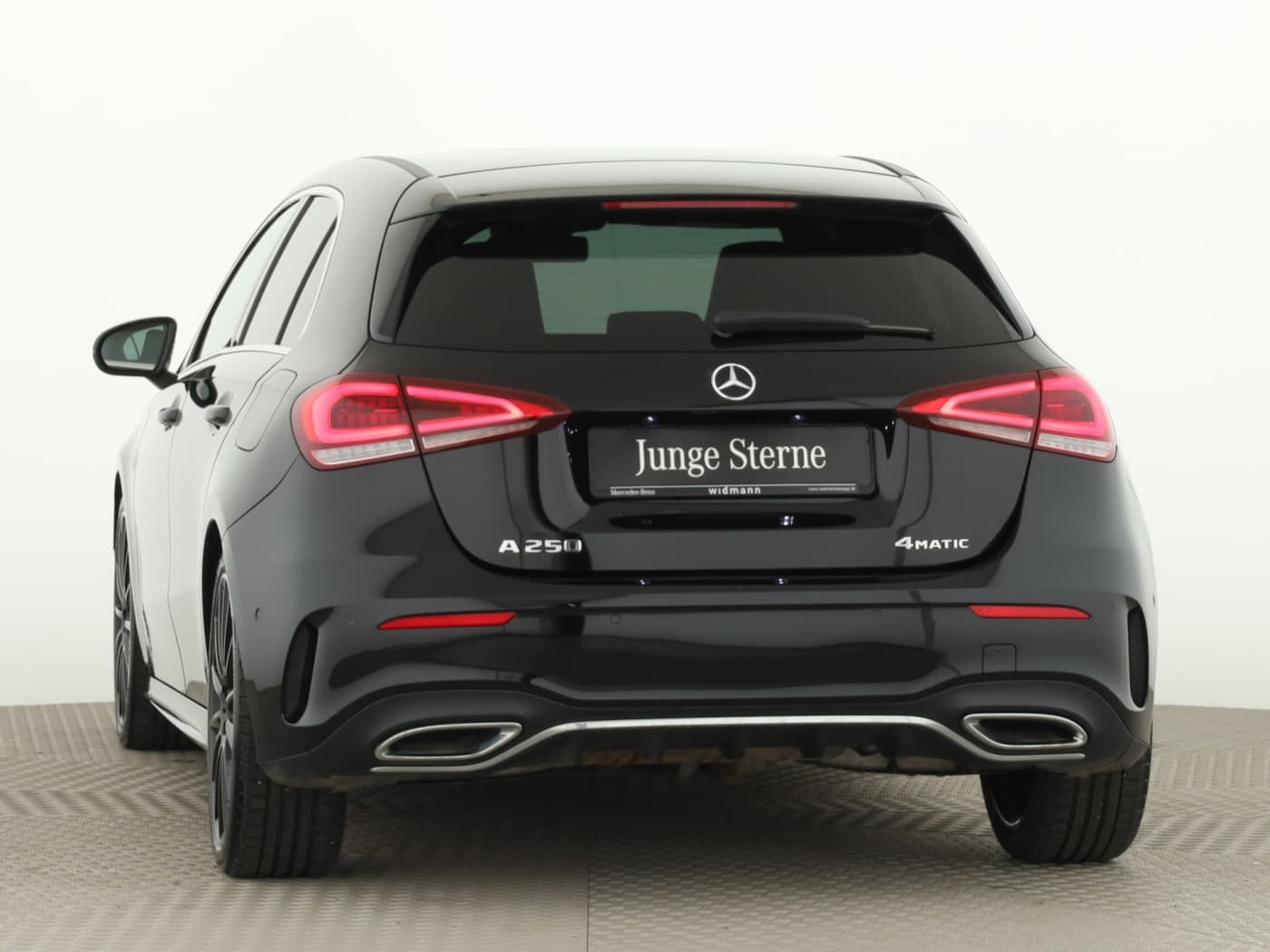 Mercedes-Benz A 250 4M Bild 4