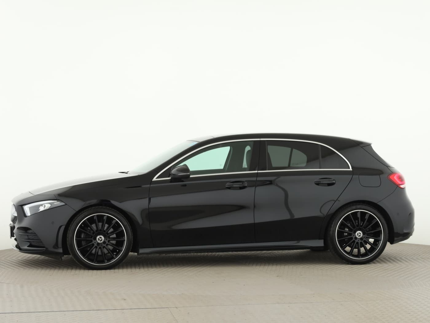Mercedes-Benz A 250 4M Bild 7
