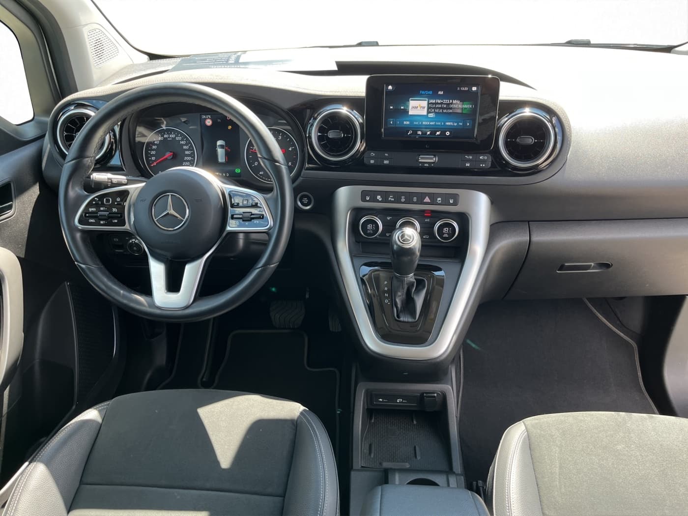 Mercedes-Benz T 180 d PROGRESSIVE Bild 9