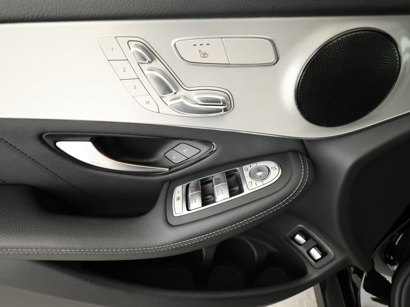 Mercedes-Benz GLC 300 e 4M Bild 20