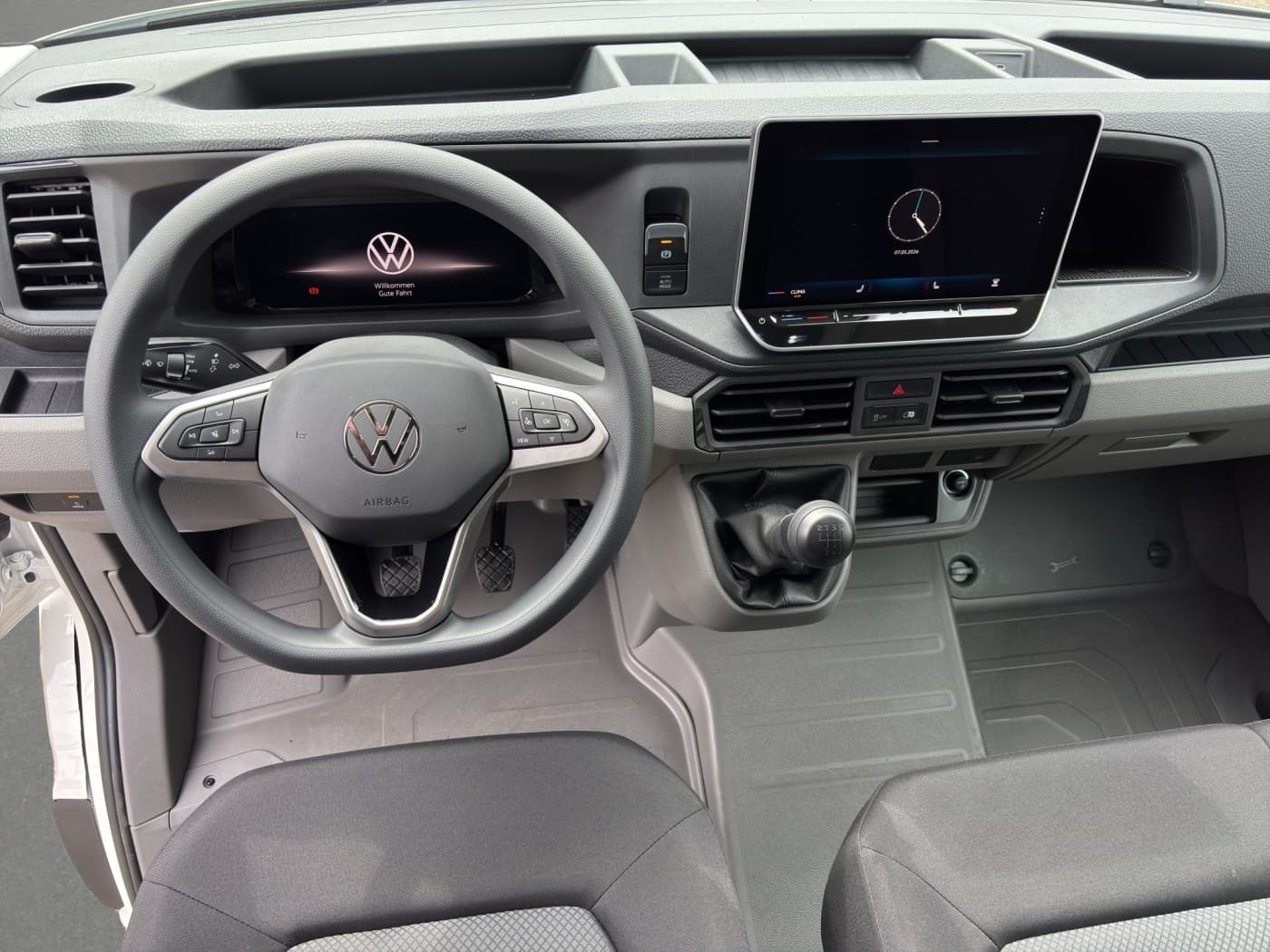 Volkswagen Crafter 35 2.0 TDI 120 KW Kasten MR/HD Bild 8