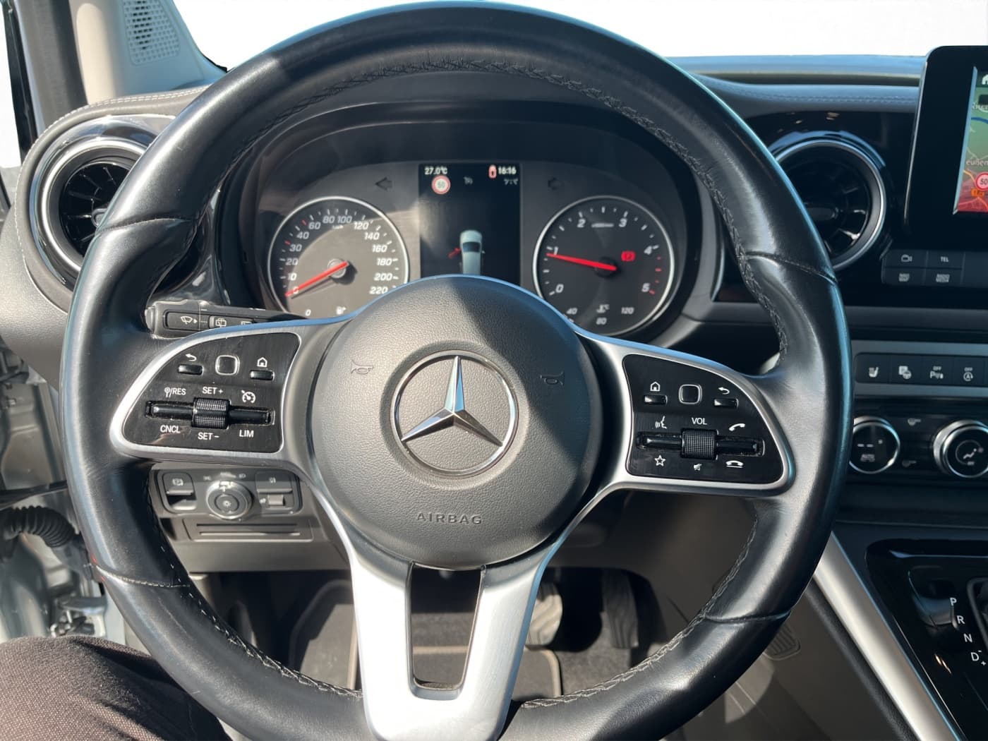 Mercedes-Benz T 180 d PROGRESSIVE Standard Bild 9