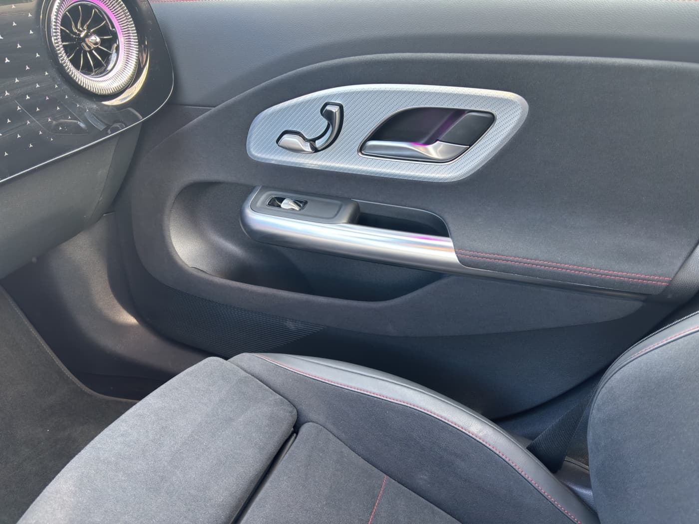 Mercedes-Benz CLA 350 4M EQ Bild 14
