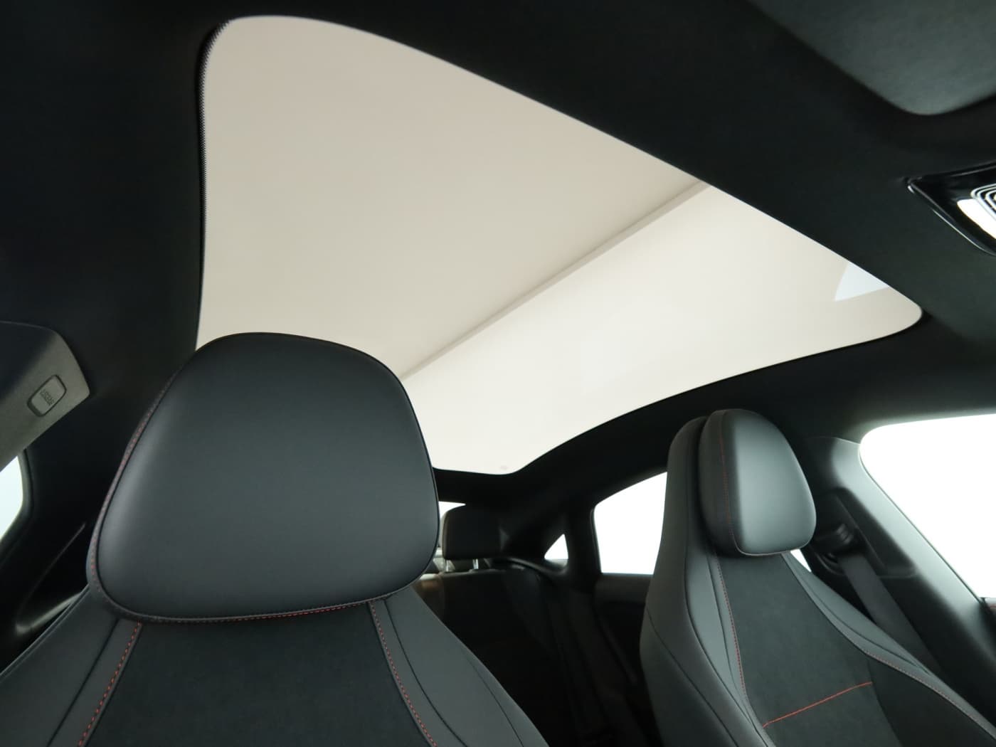 Mercedes-Benz CLA 250+ mit EQ Technologie Bild 21