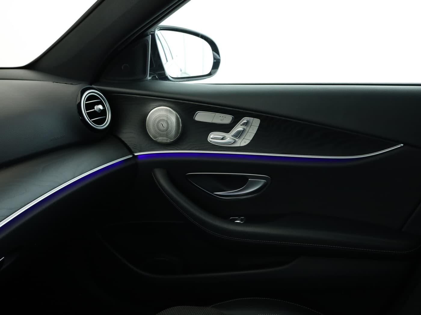 Mercedes-Benz E 300 de 4M T Bild 16