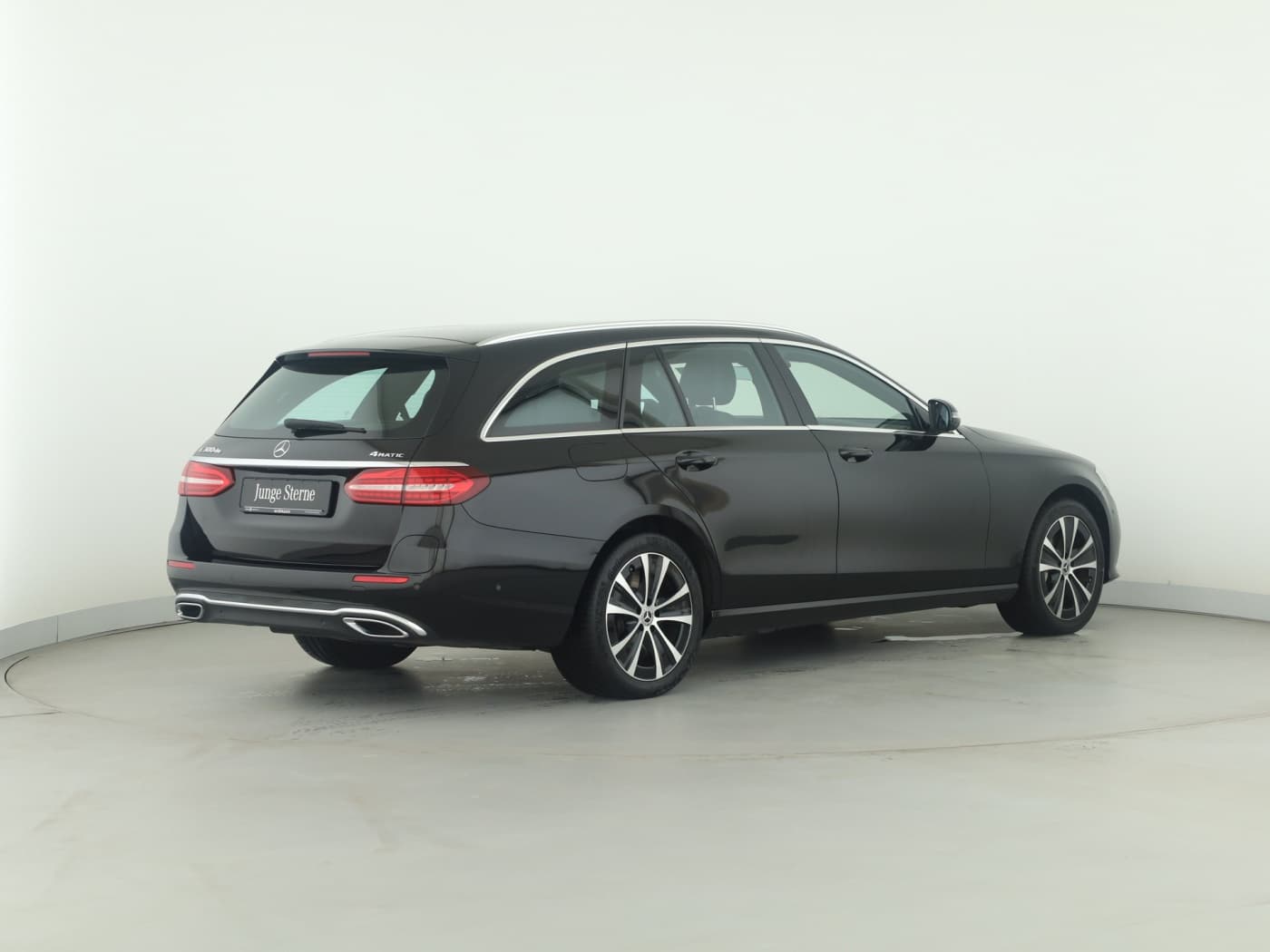 Mercedes-Benz E 300 de 4M T Bild 6